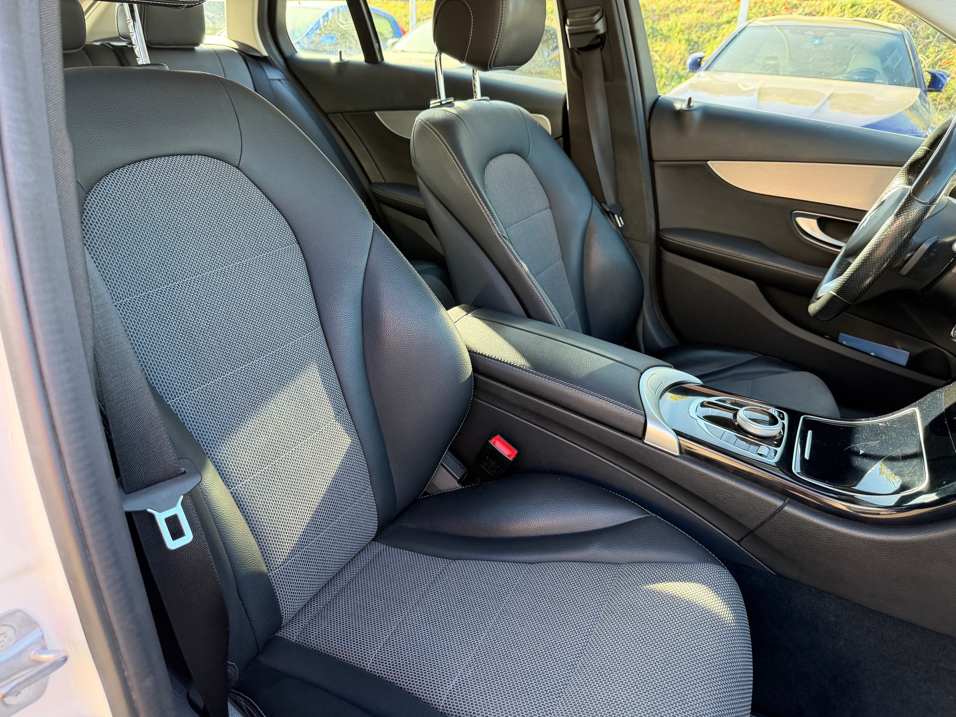 MERCEDES-BENZ C 250 BlueTEC Avantgarde 4Matic 7G-Tronic-image-10