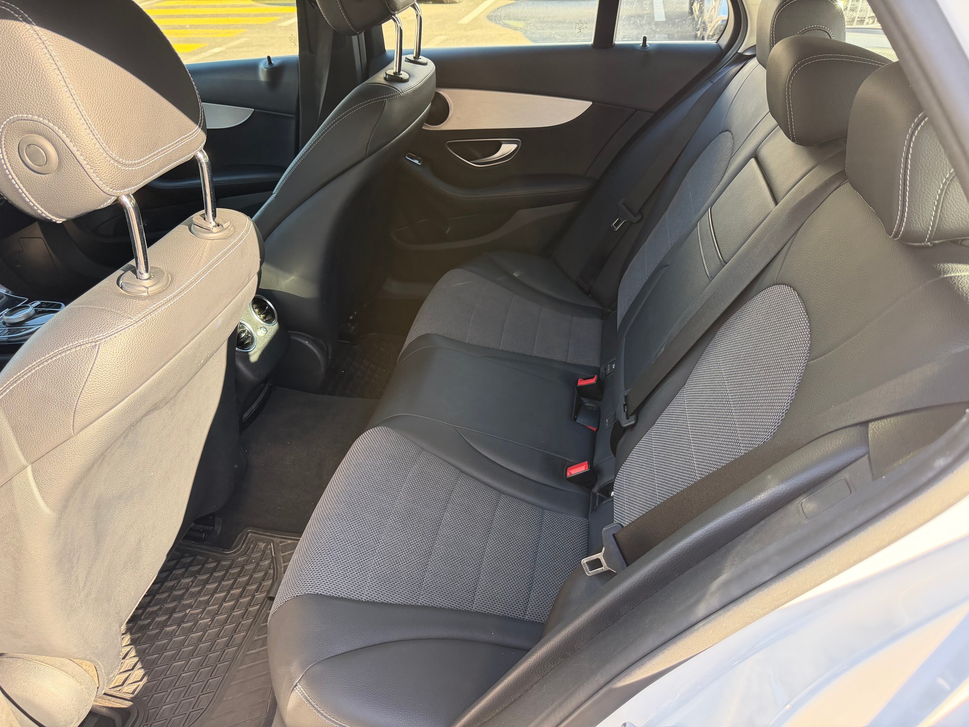 MERCEDES-BENZ C 250 BlueTEC Avantgarde 4Matic 7G-Tronic-image-11
