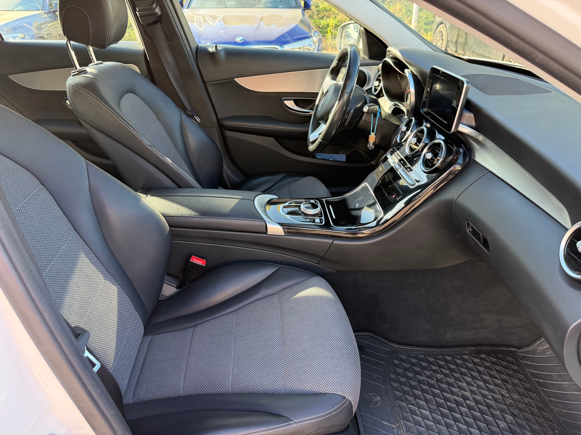 MERCEDES-BENZ C 250 BlueTEC Avantgarde 4Matic 7G-Tronic-image-8