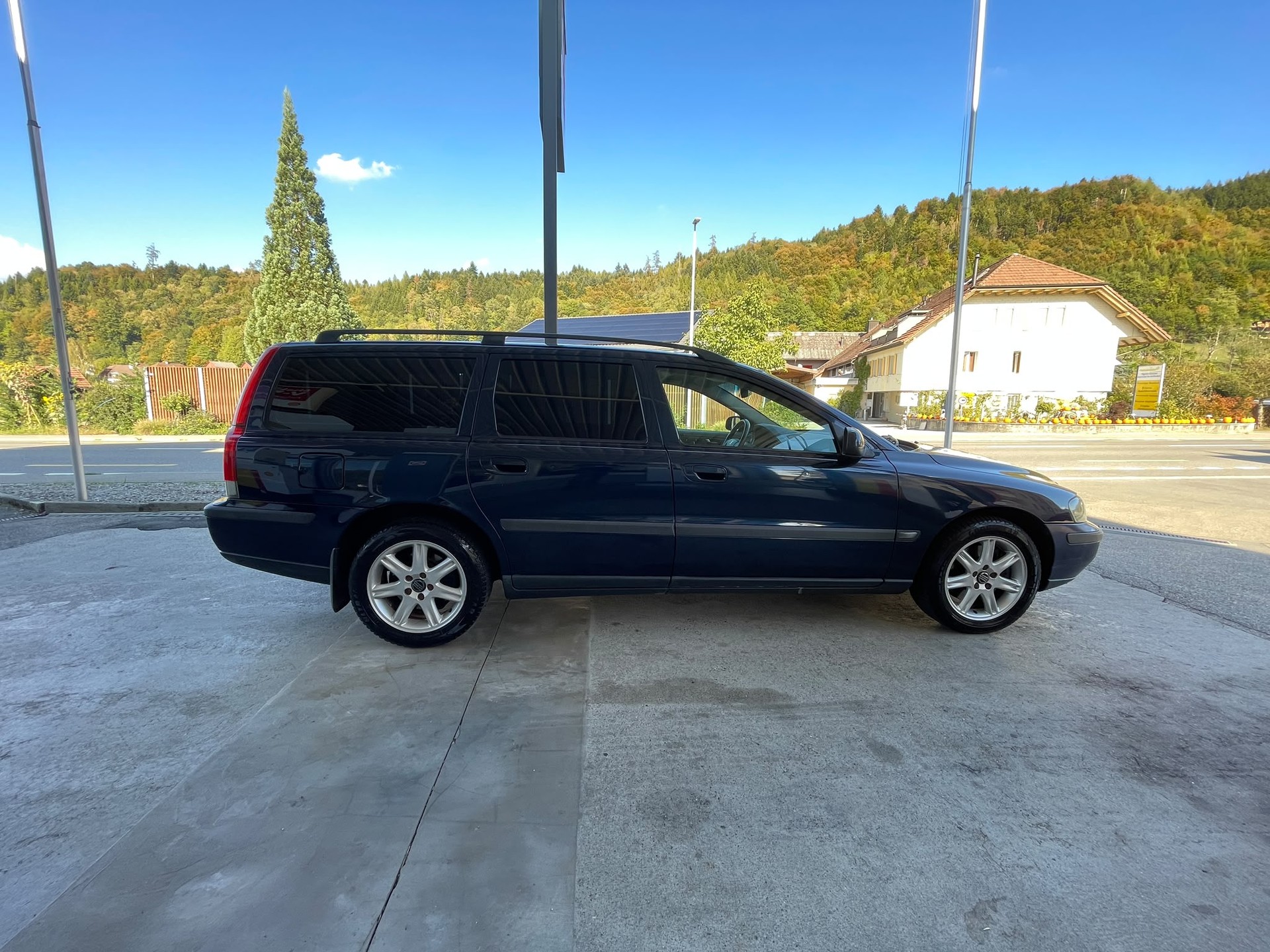 VOLVO V70 2.4-image-8