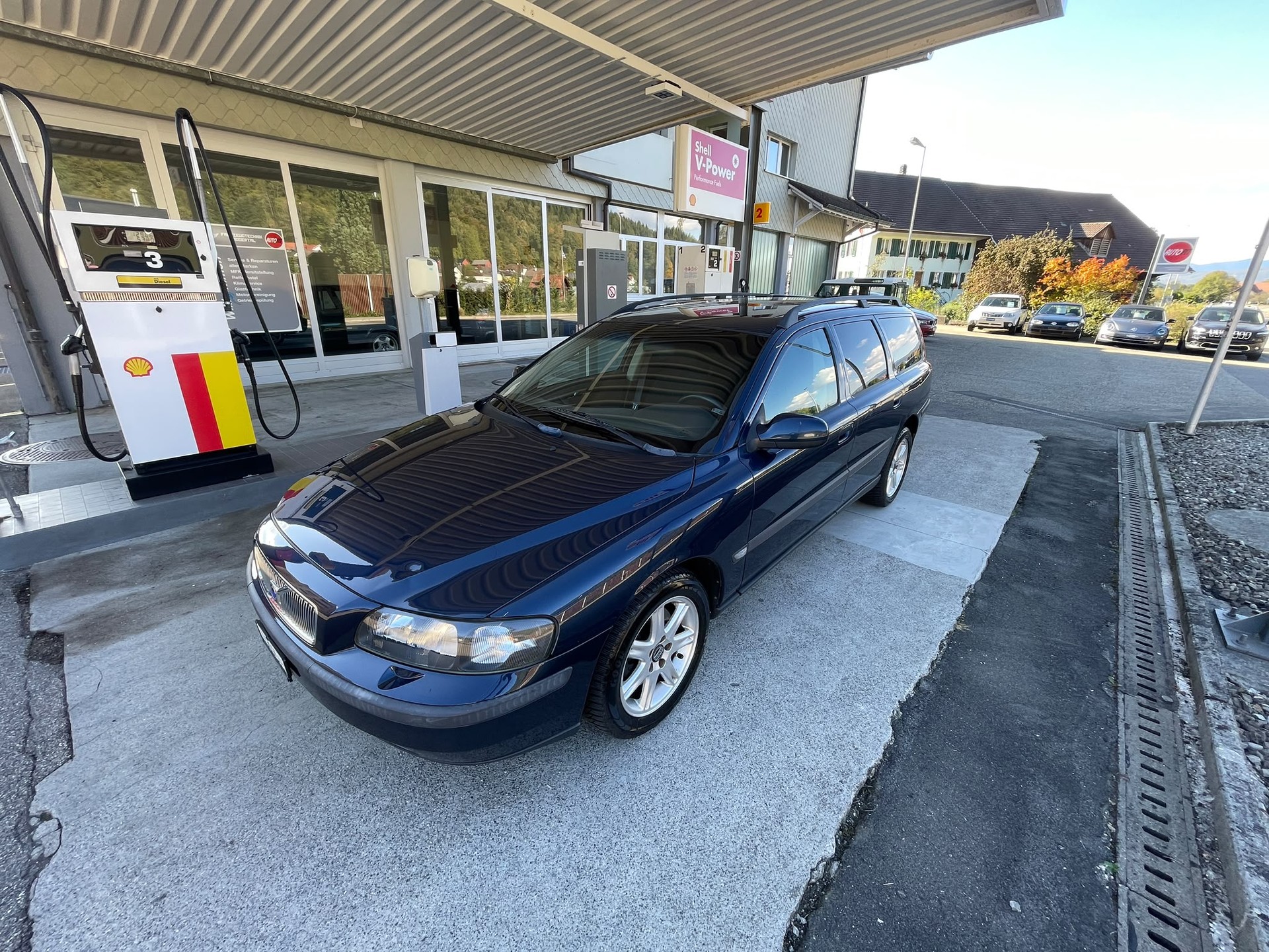 VOLVO V70 2.4-image-0
