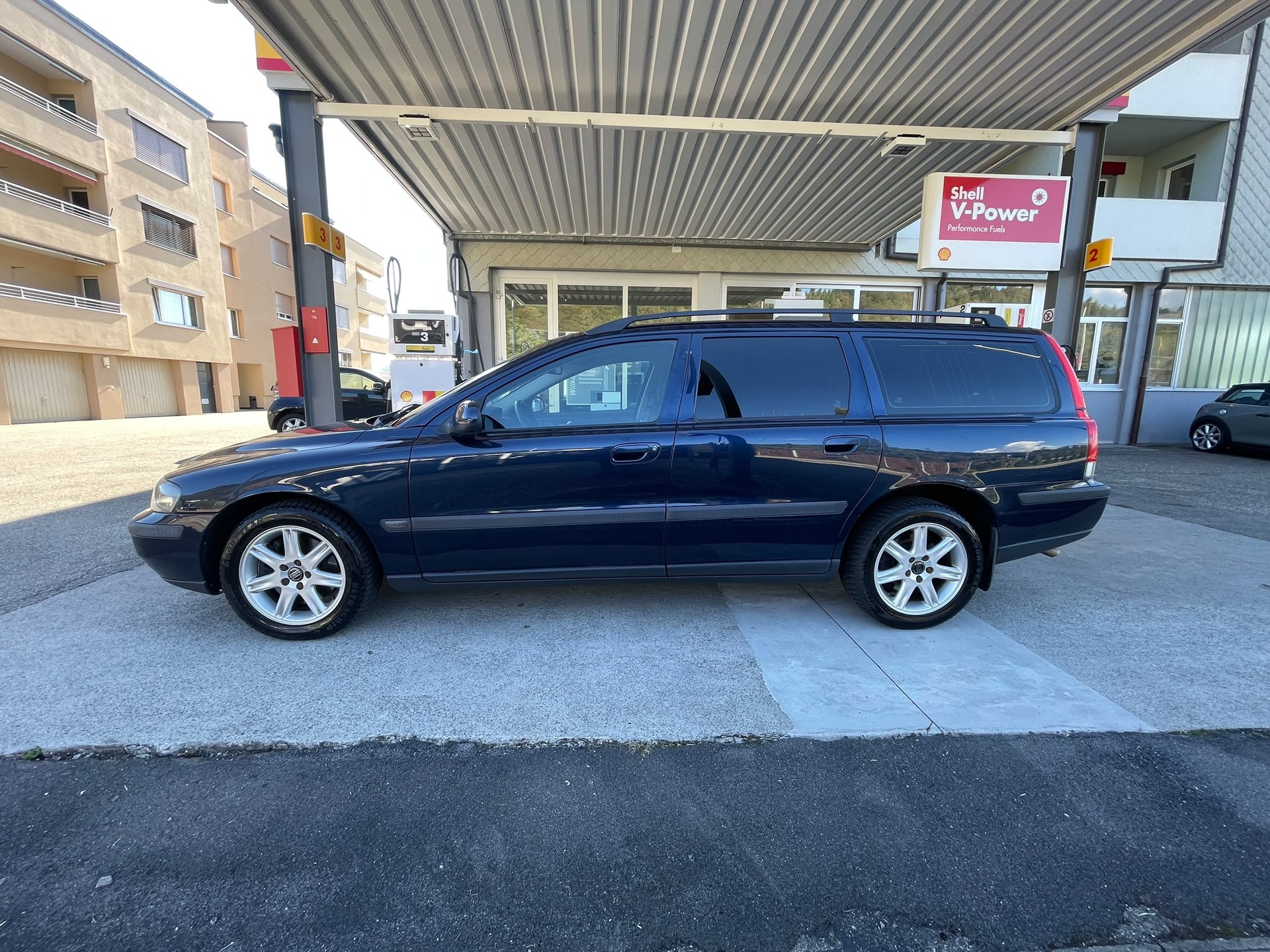 VOLVO V70 2.4-image-5