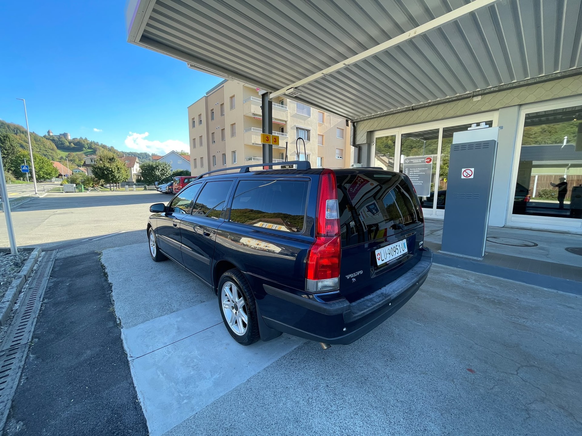 VOLVO V70 2.4-image-6