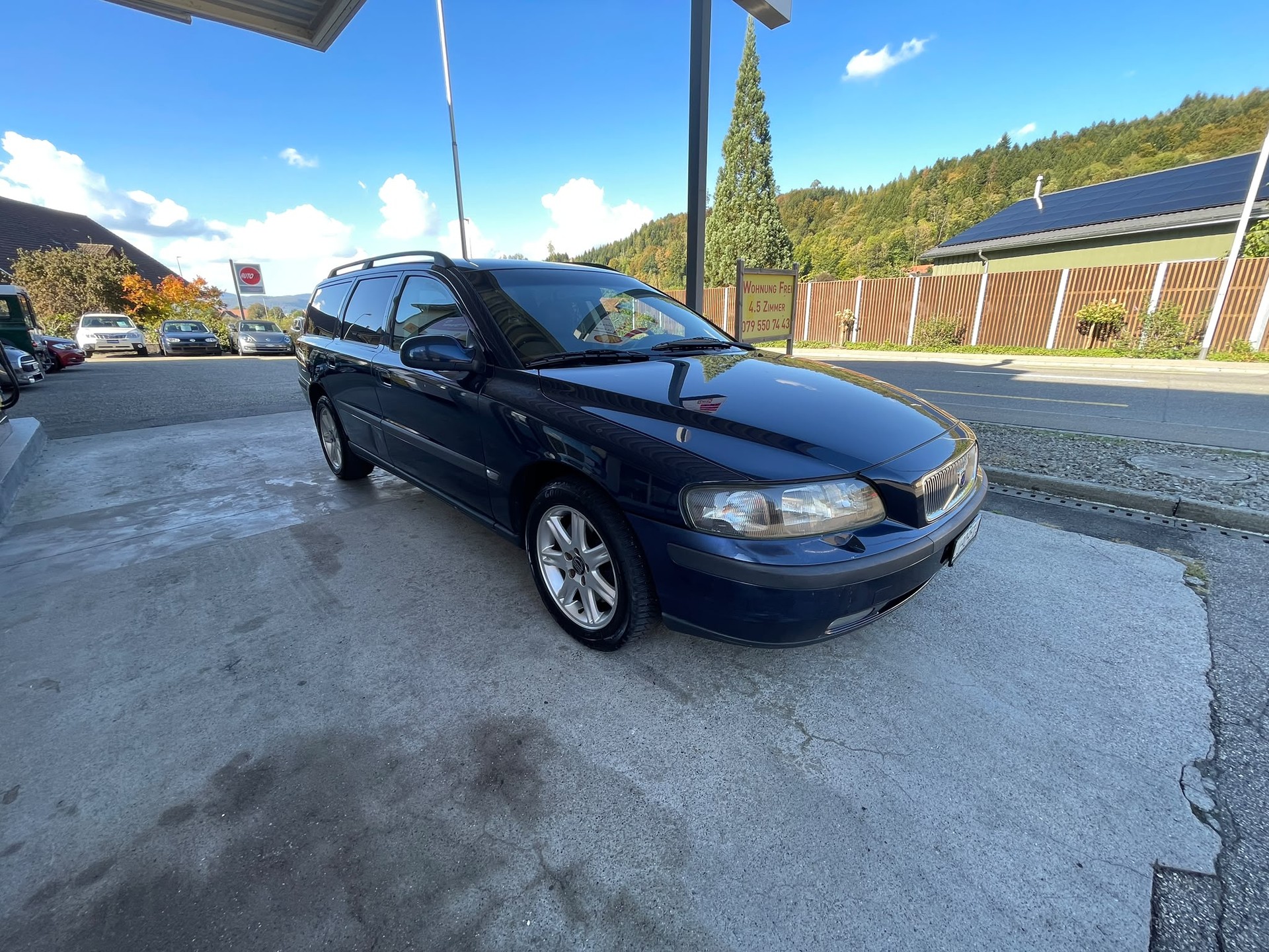 VOLVO V70 2.4-image-1