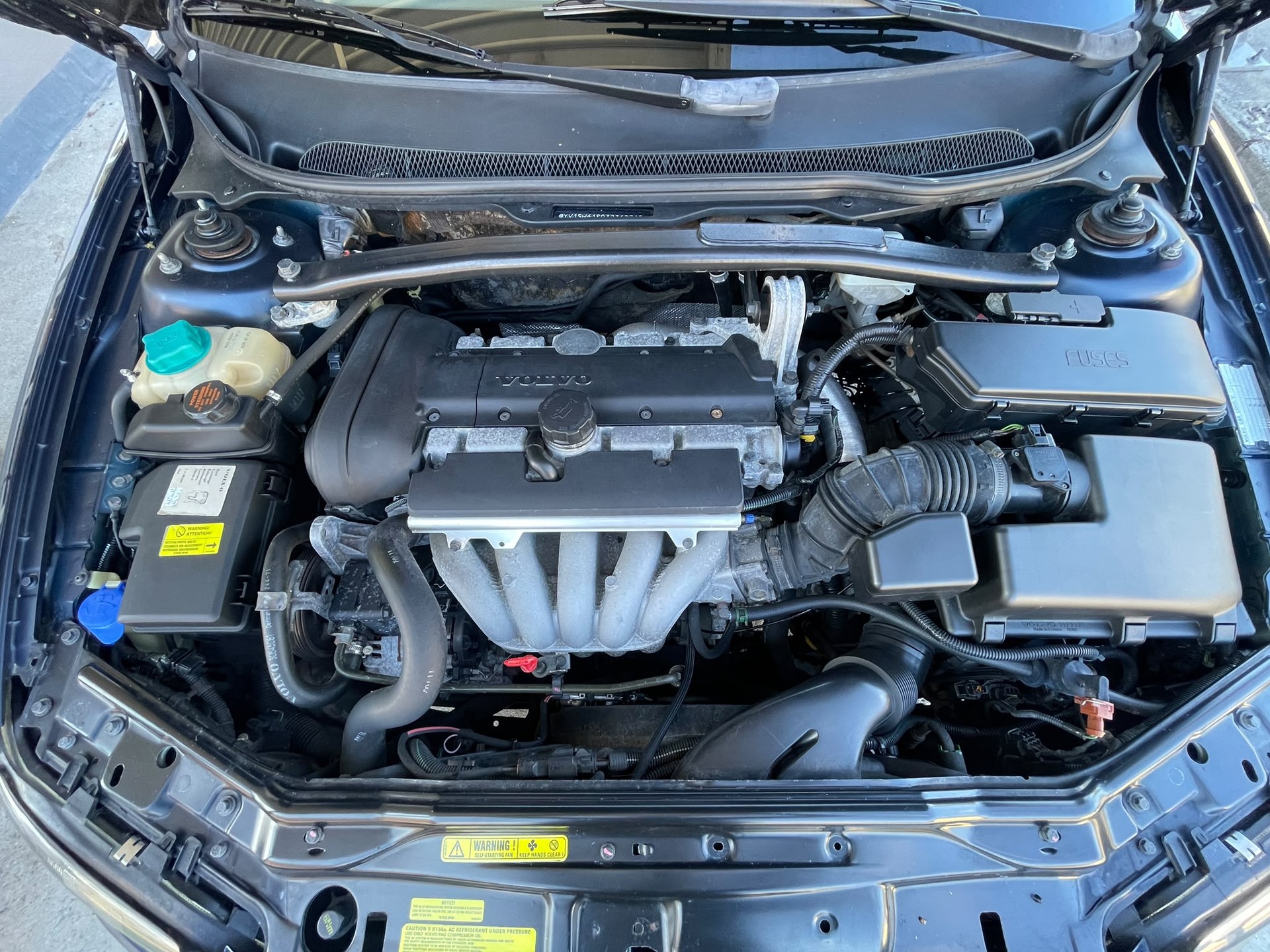 VOLVO V70 2.4-image-12