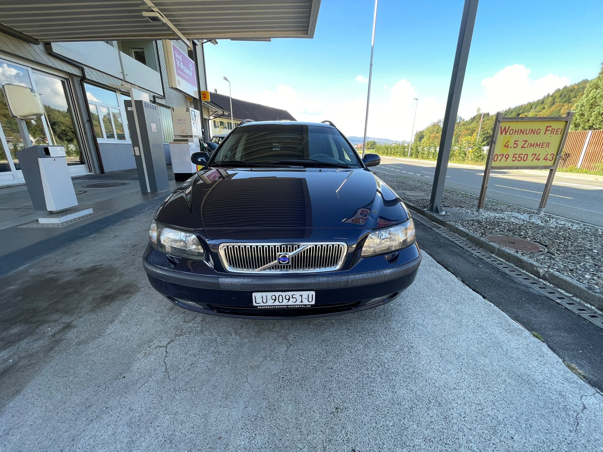VOLVO V70 2.4-image-2