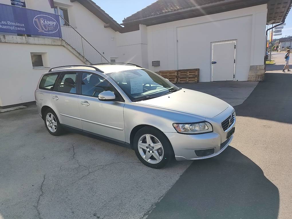 VOLVO V50-image-0