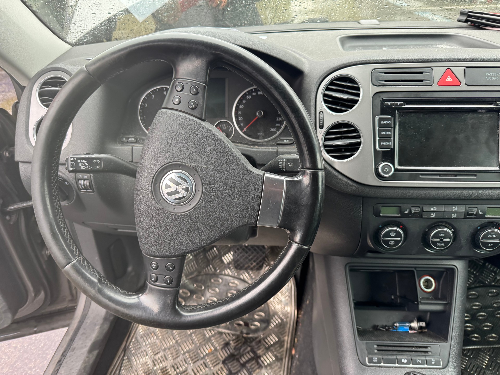 VW Tiguan 2.0 TSI Sport&Style Tiptronic-image-14