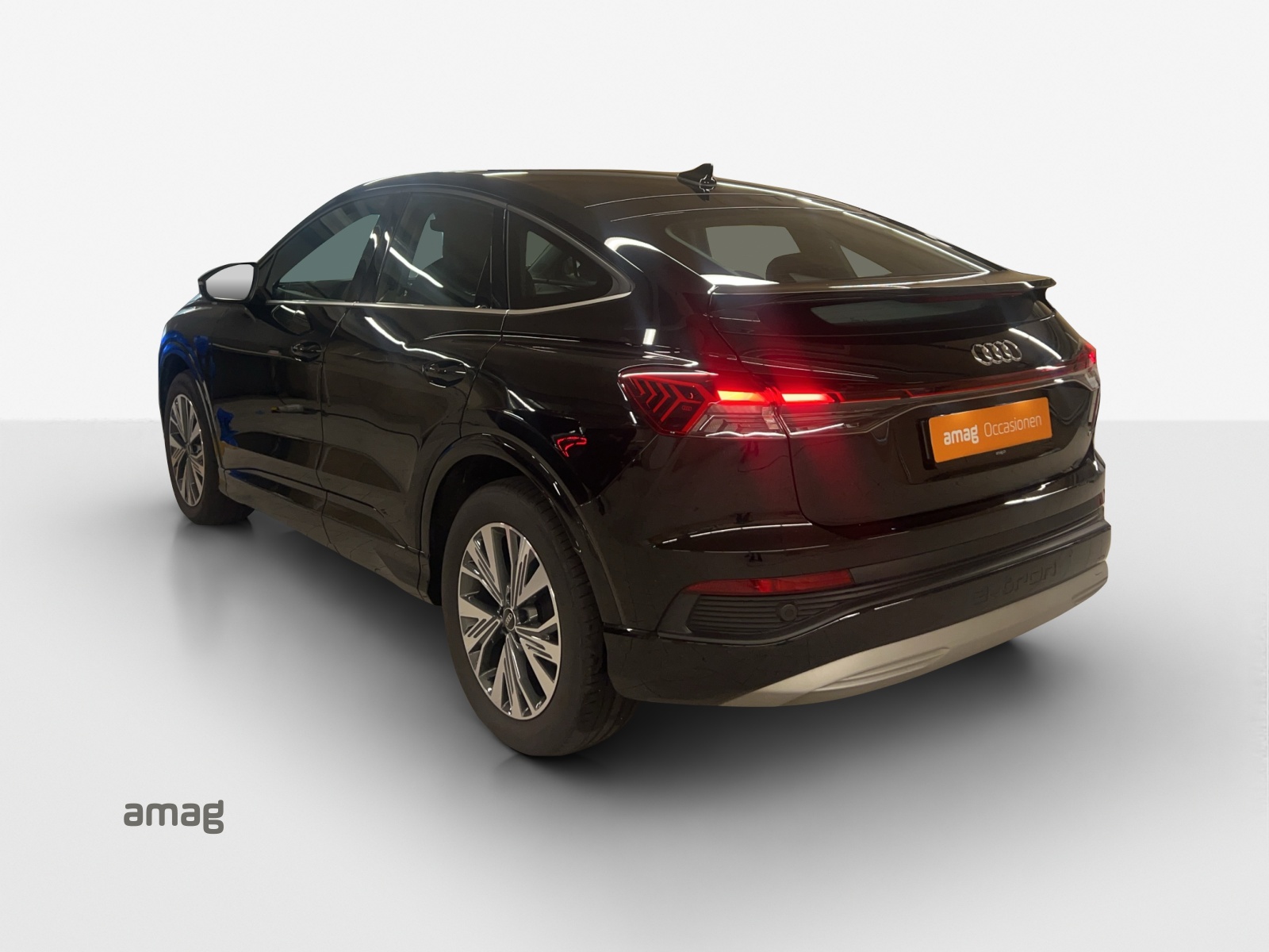 AUDI Q4 Sportback e-tron 50 quattro-image-2