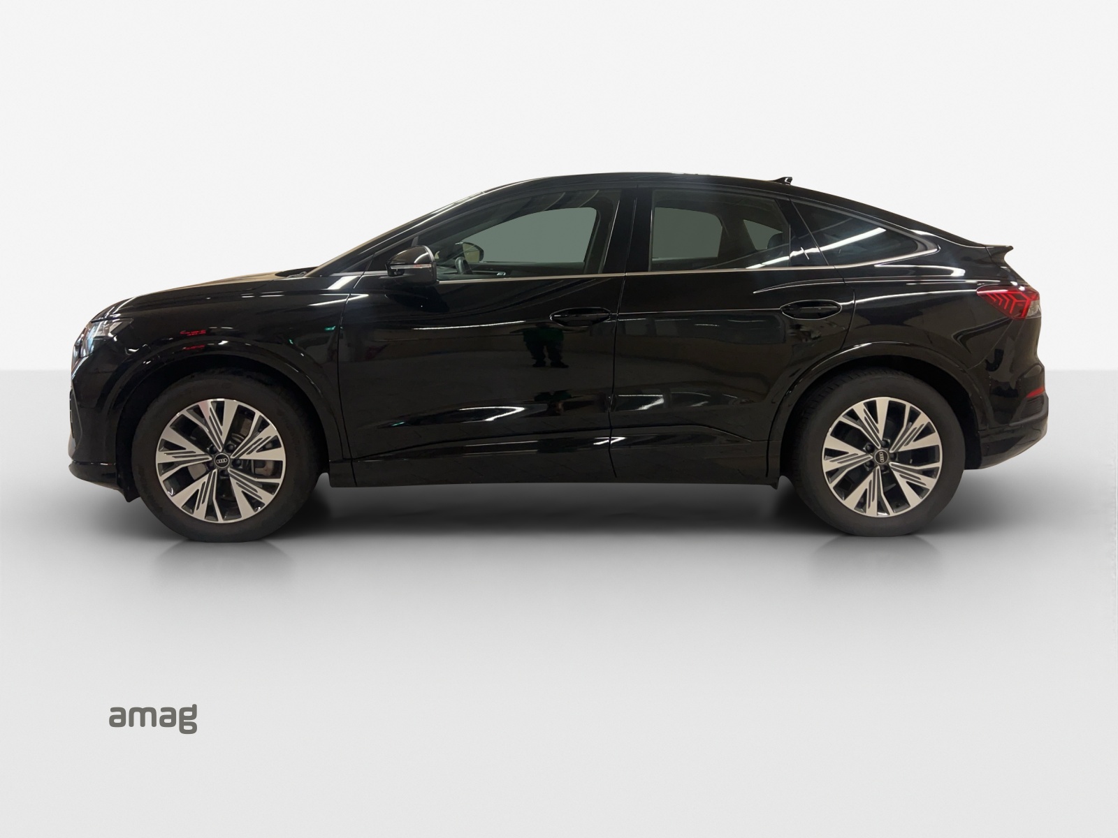 AUDI Q4 Sportback e-tron 50 quattro-image-1