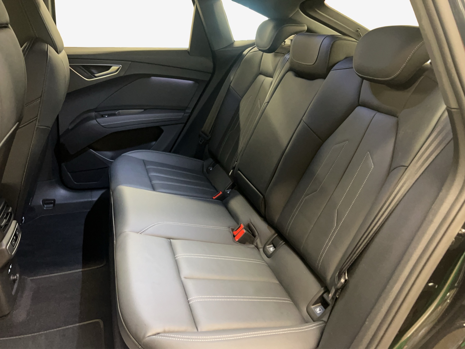 AUDI Q4 Sportback e-tron 50 quattro-image-12