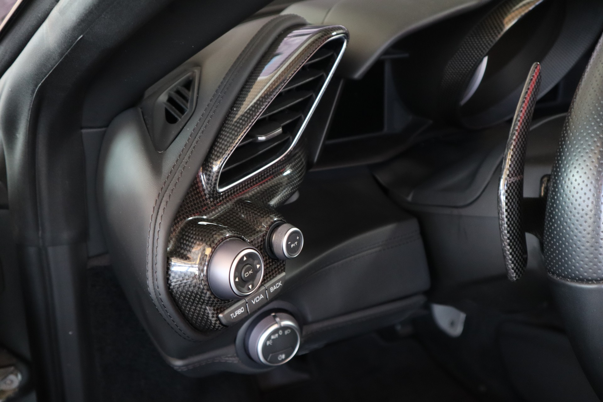 FERRARI 488 Spider 3.9 V8-image-23