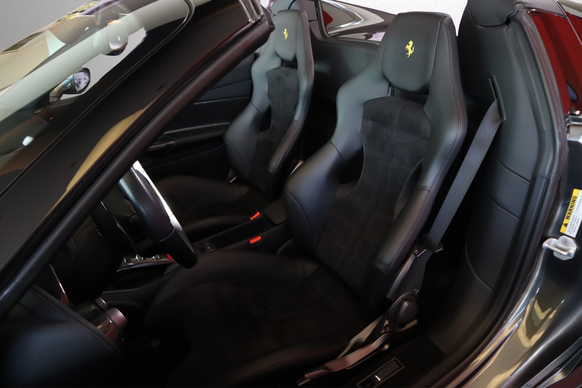 FERRARI 488 Spider 3.9 V8-image-21