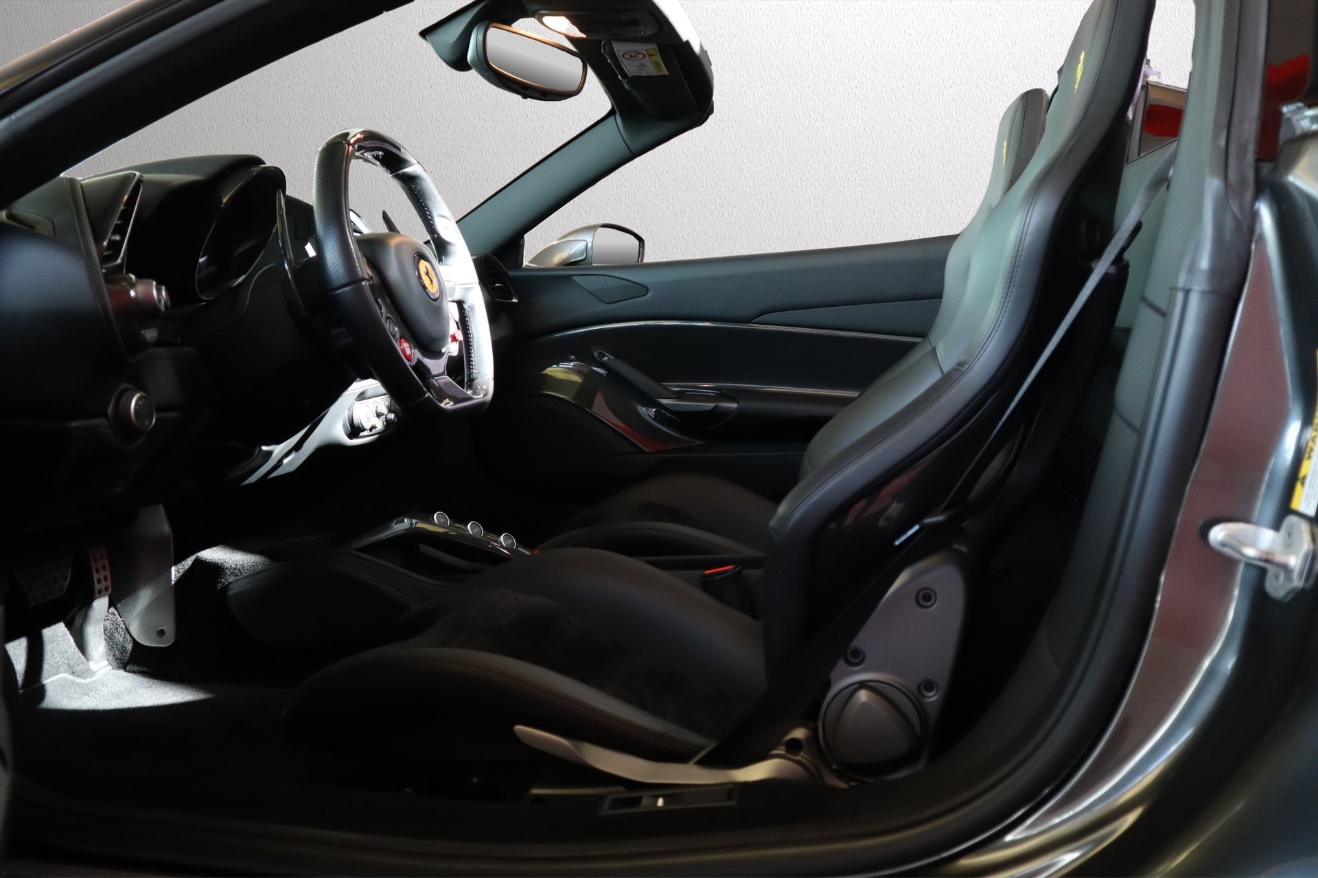 FERRARI 488 Spider 3.9 V8-image-3