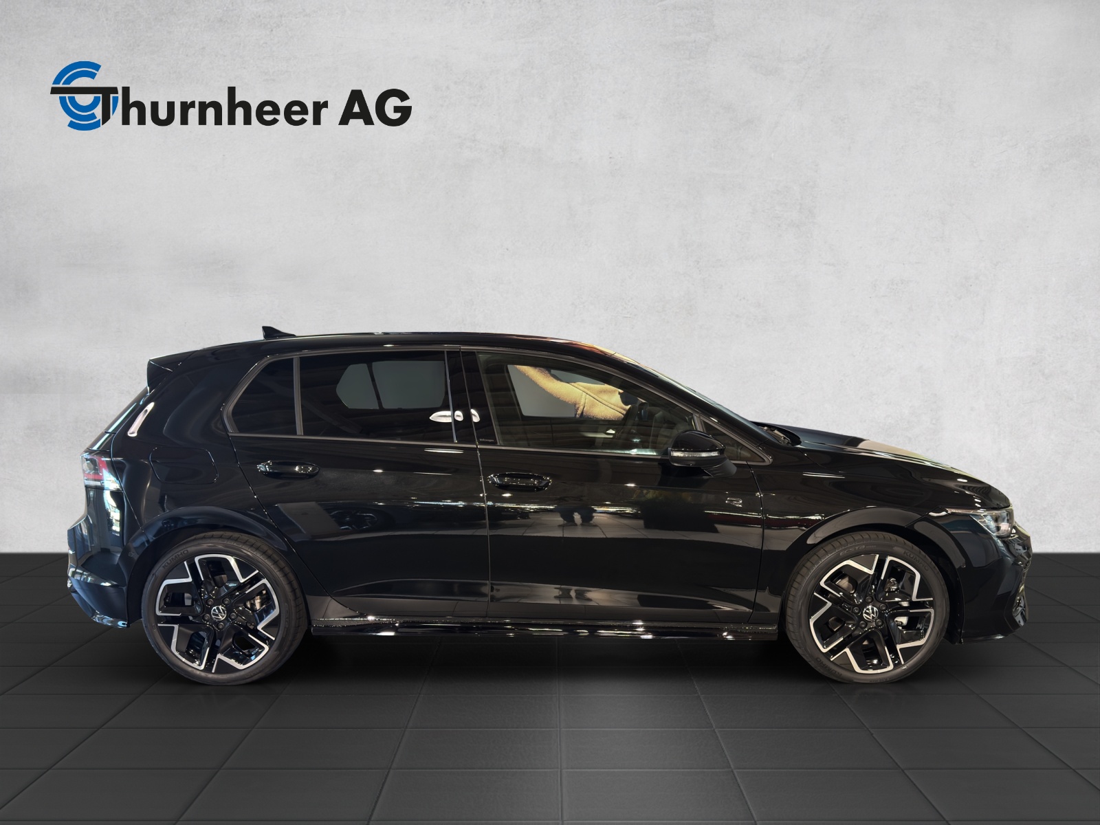 VW Golf 2.0 TSI R-Line DSG 4 Motion-image-3