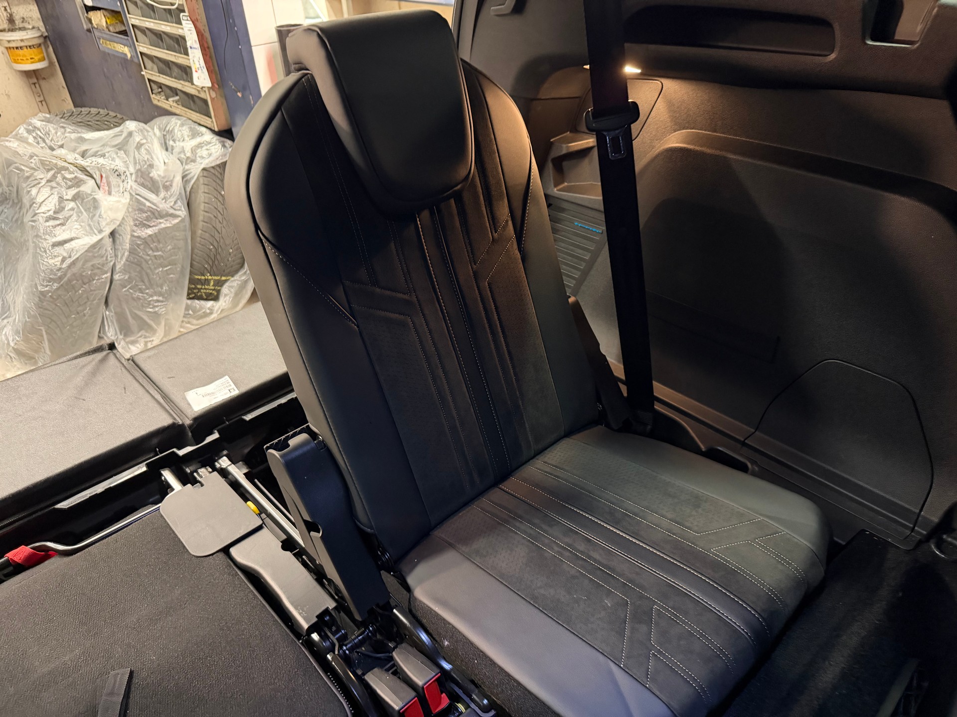 PEUGEOT 5008 1.5 BlueHDi GT Line EAT-image-9