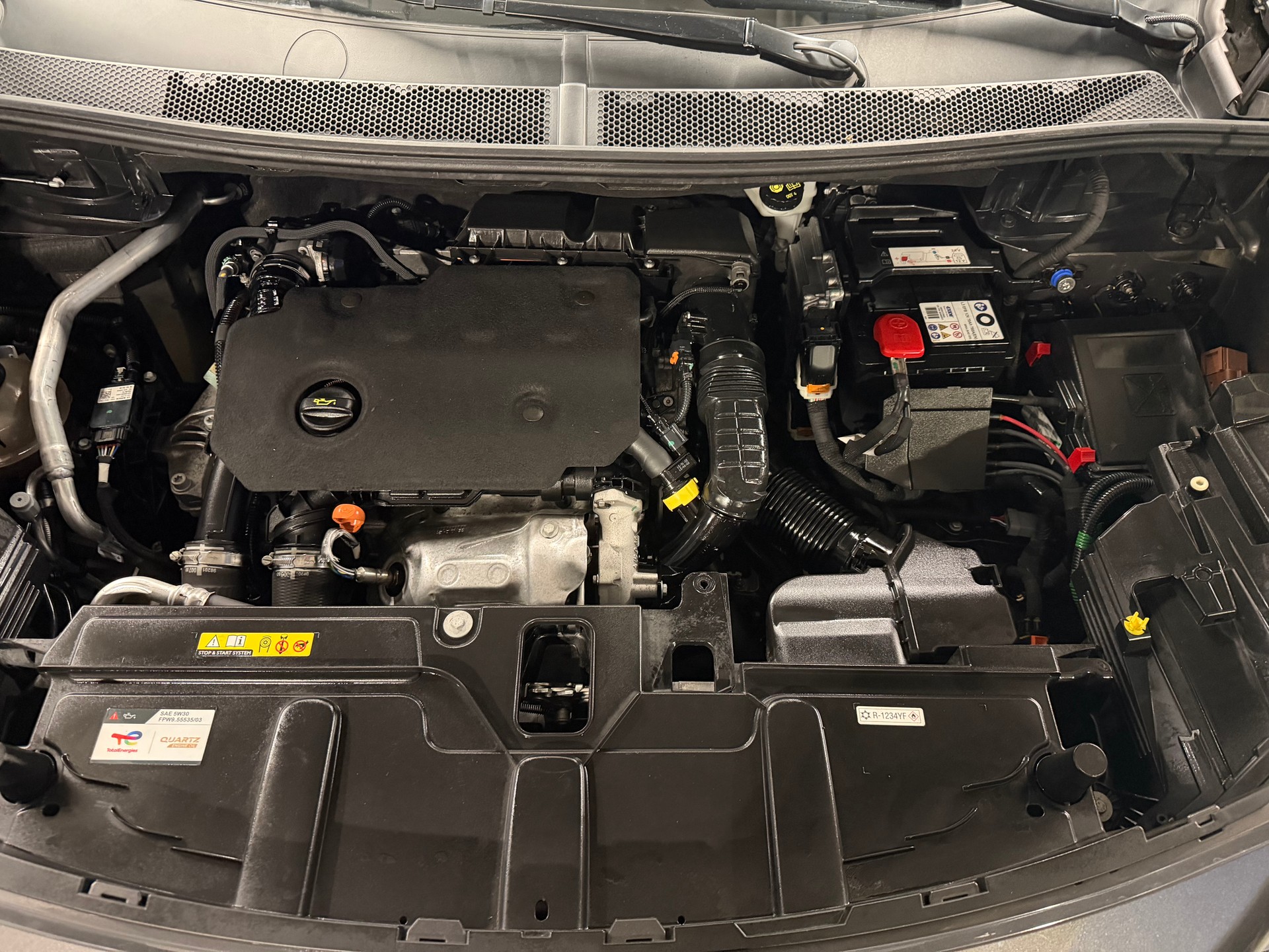 PEUGEOT 5008 1.5 BlueHDi GT Line EAT-image-14