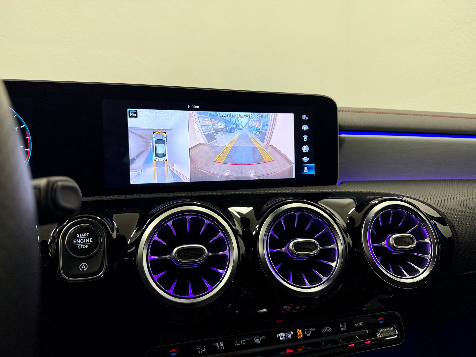 MERCEDES-BENZ CLA 220 AMG Line 7G-DCT 4Matic-showroom-element-1