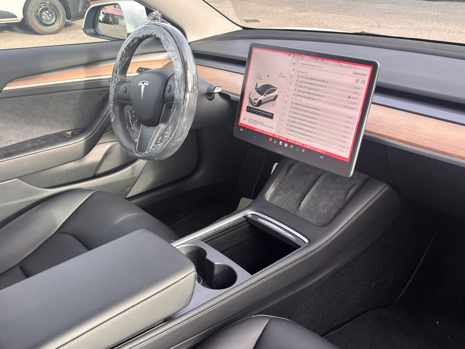 TESLA Model 3 Performance Dual Motor AWD-image-14