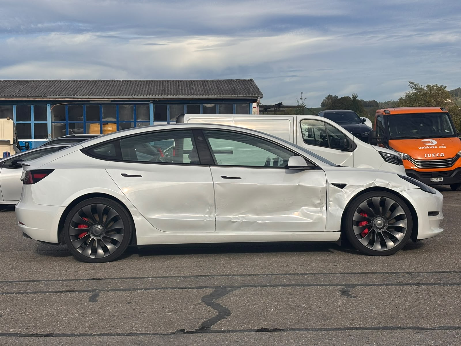 TESLA Model 3 Performance Dual Motor AWD-image-3
