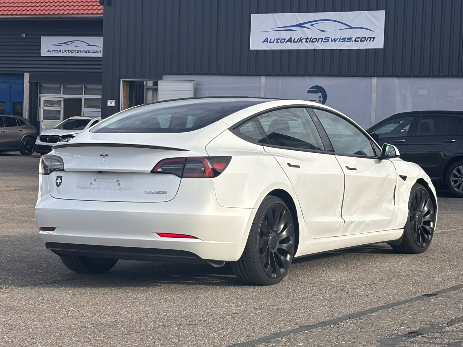 TESLA Model 3 Performance Dual Motor AWD-image-4