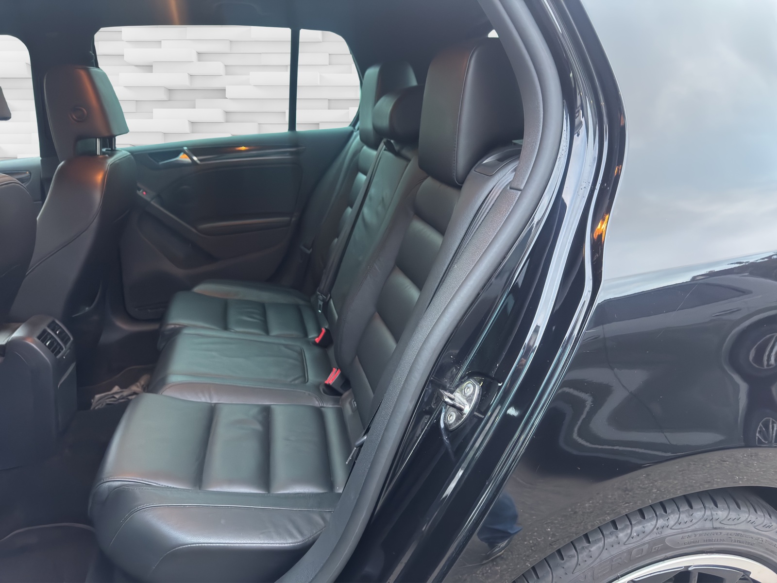 VW Golf 2.0 TSI GTI-image-10