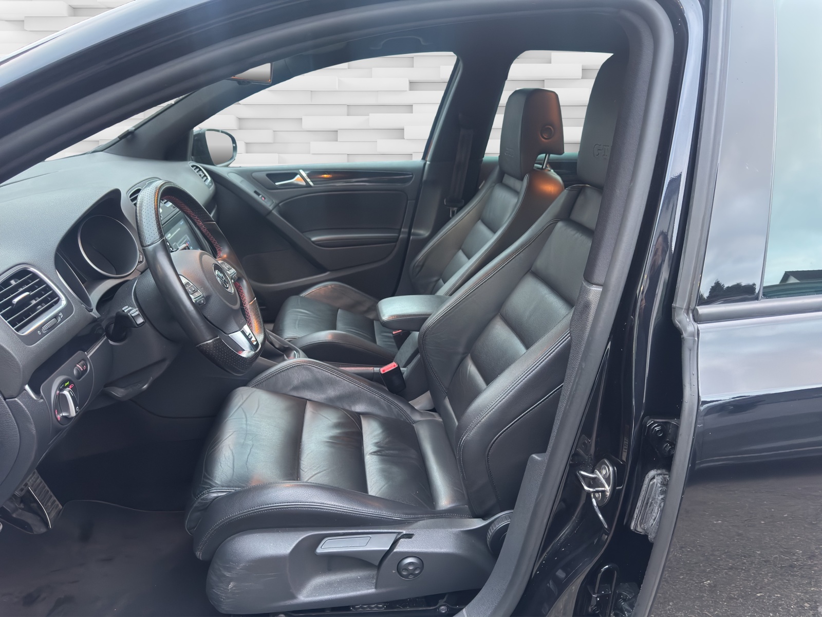 VW Golf 2.0 TSI GTI-image-9