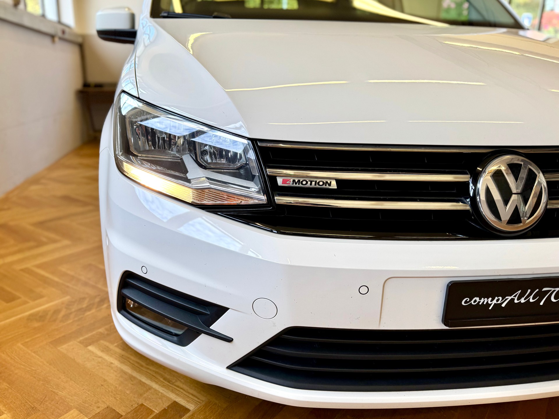 VW Caddy 2.0 TDI Comfortline 4Motion-image-11