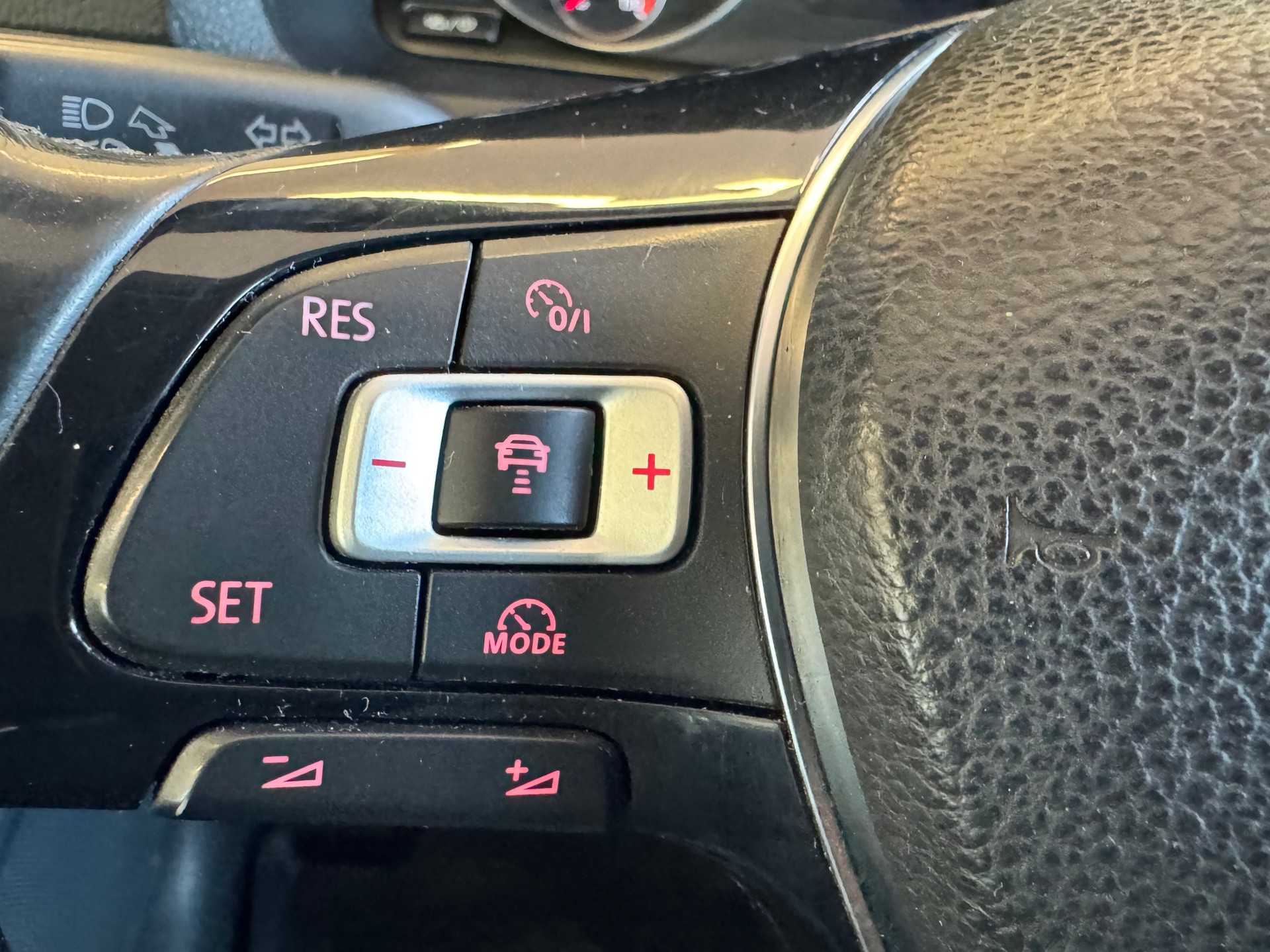 VW Caddy 2.0 TDI Comfortline 4Motion-image-25