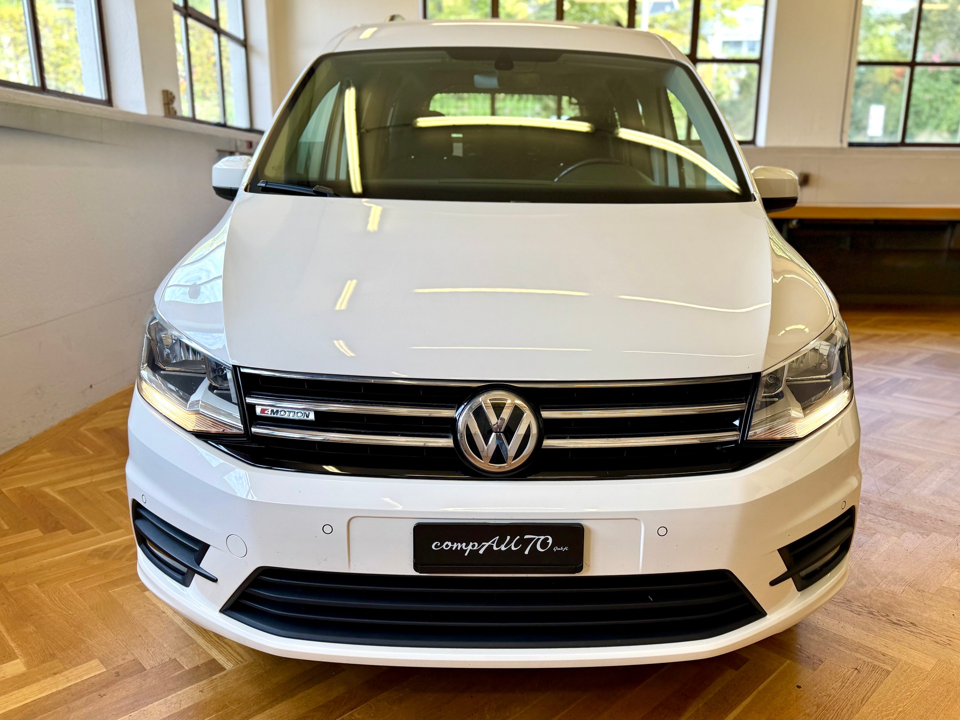VW Caddy 2.0 TDI Comfortline 4Motion-image-10