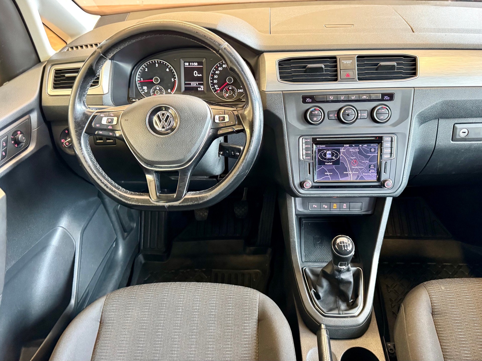 VW Caddy 2.0 TDI Comfortline 4Motion-image-23