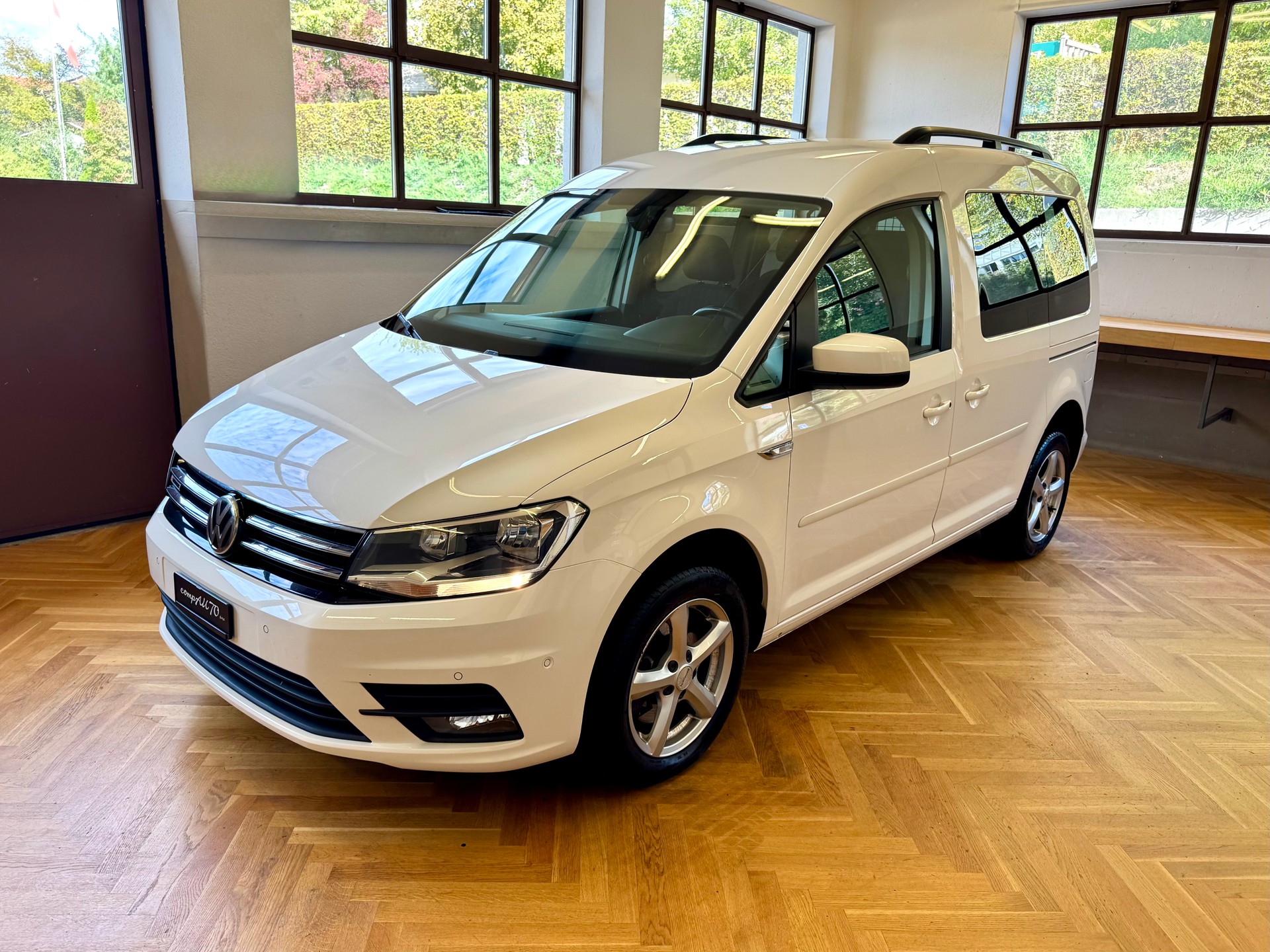 VW Caddy 2.0 TDI Comfortline 4Motion-showroom-element-1