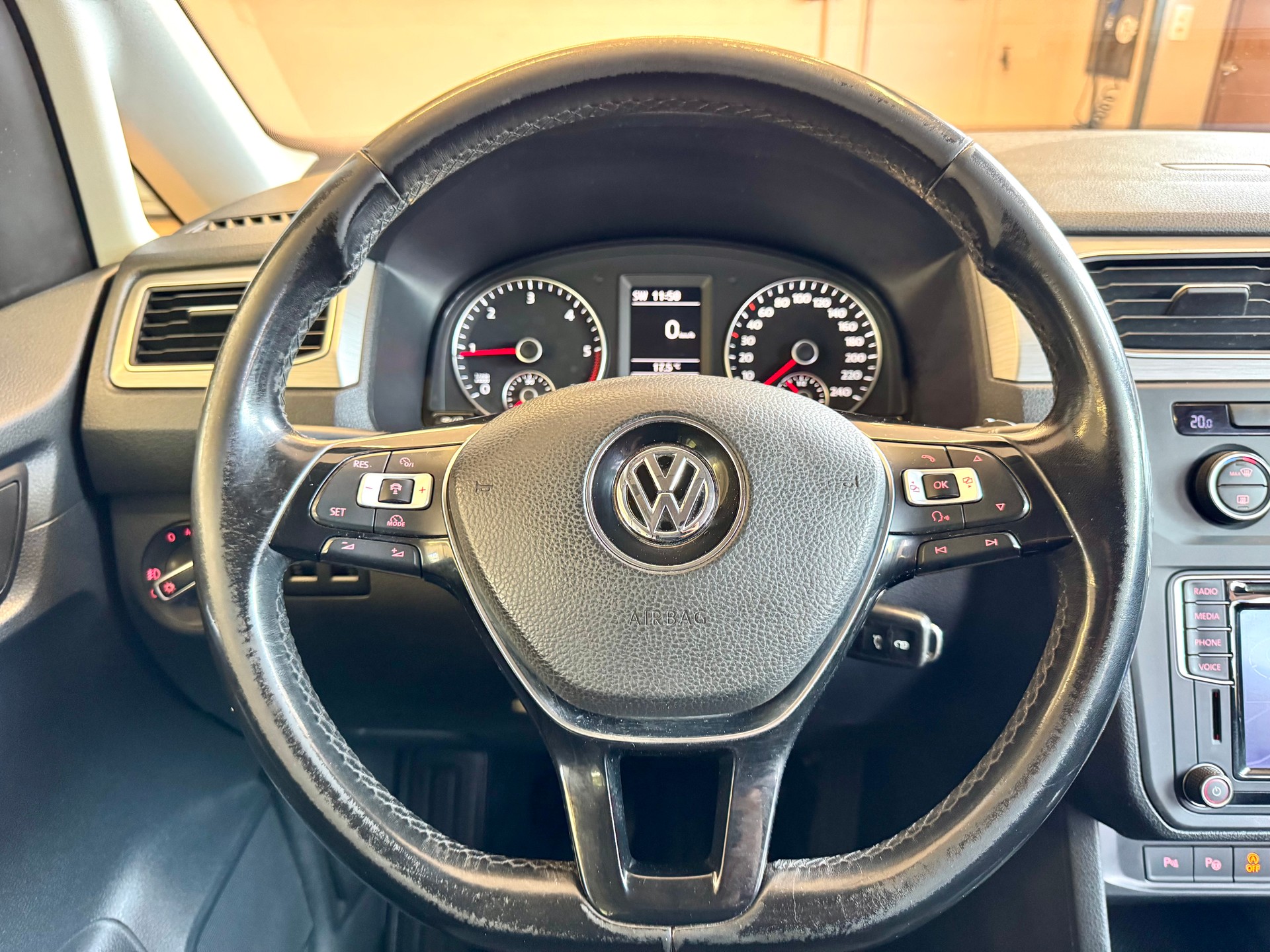 VW Caddy 2.0 TDI Comfortline 4Motion-image-24
