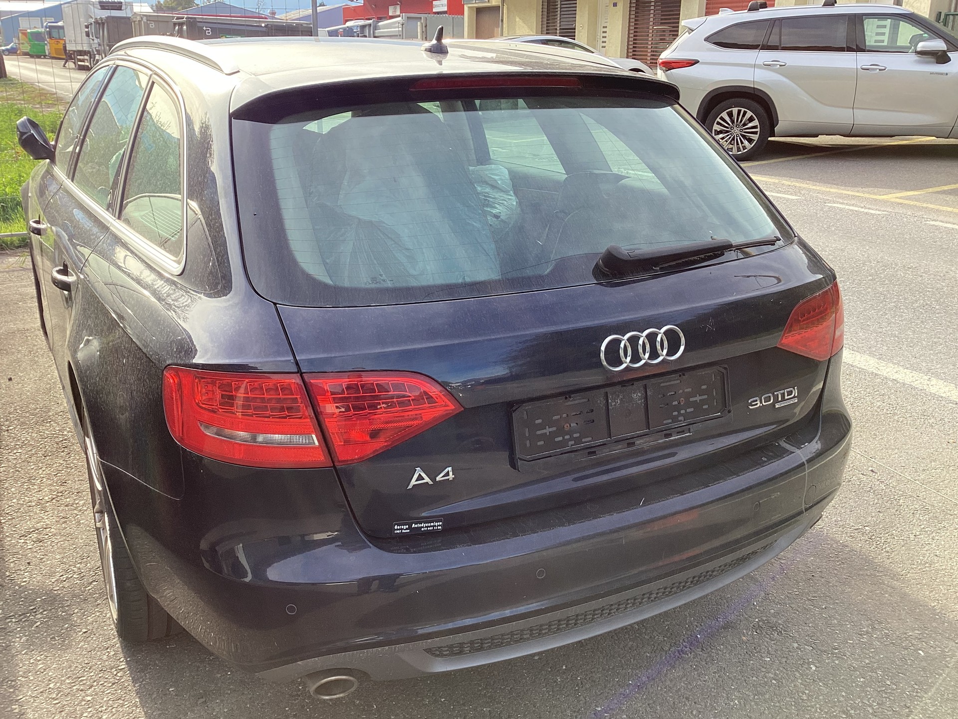 AUDI A4 Avant 3.0 TDI quattro-image-3