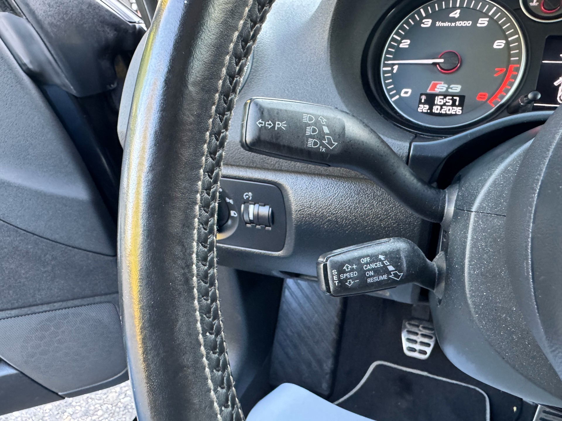AUDI S3 Sportback 2.0 TFSI quattro-image-17