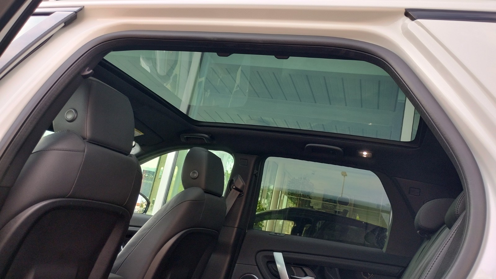 LAND ROVER Discovery Sport D180 2.0D TD4 MHEV SE AWD AT9-image-8