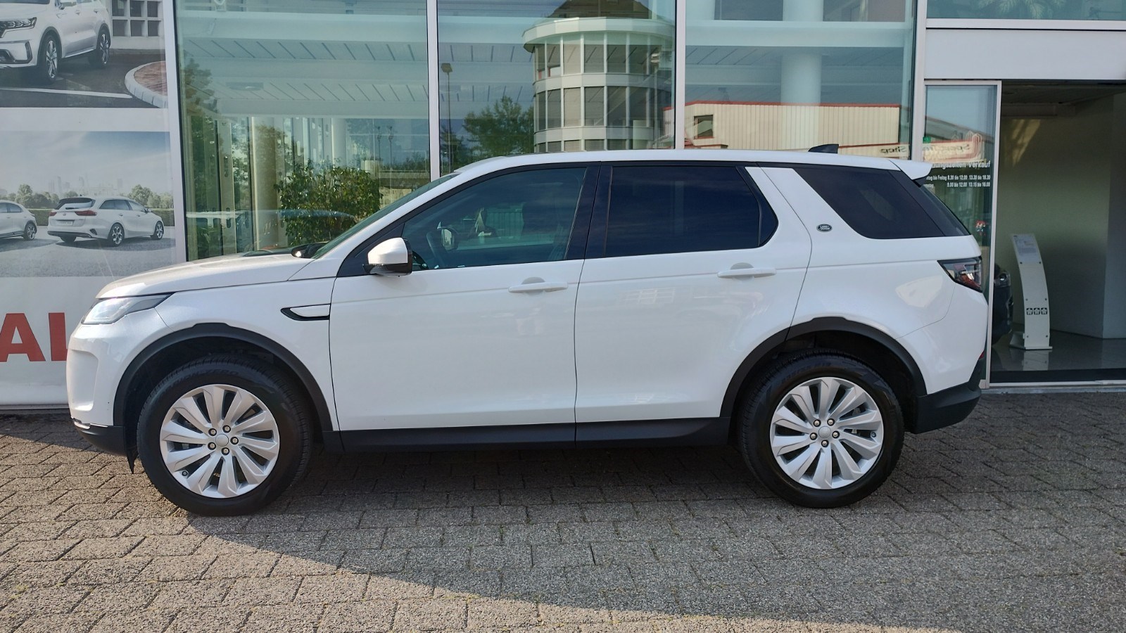 LAND ROVER Discovery Sport D180 2.0D TD4 MHEV SE AWD AT9-image-1