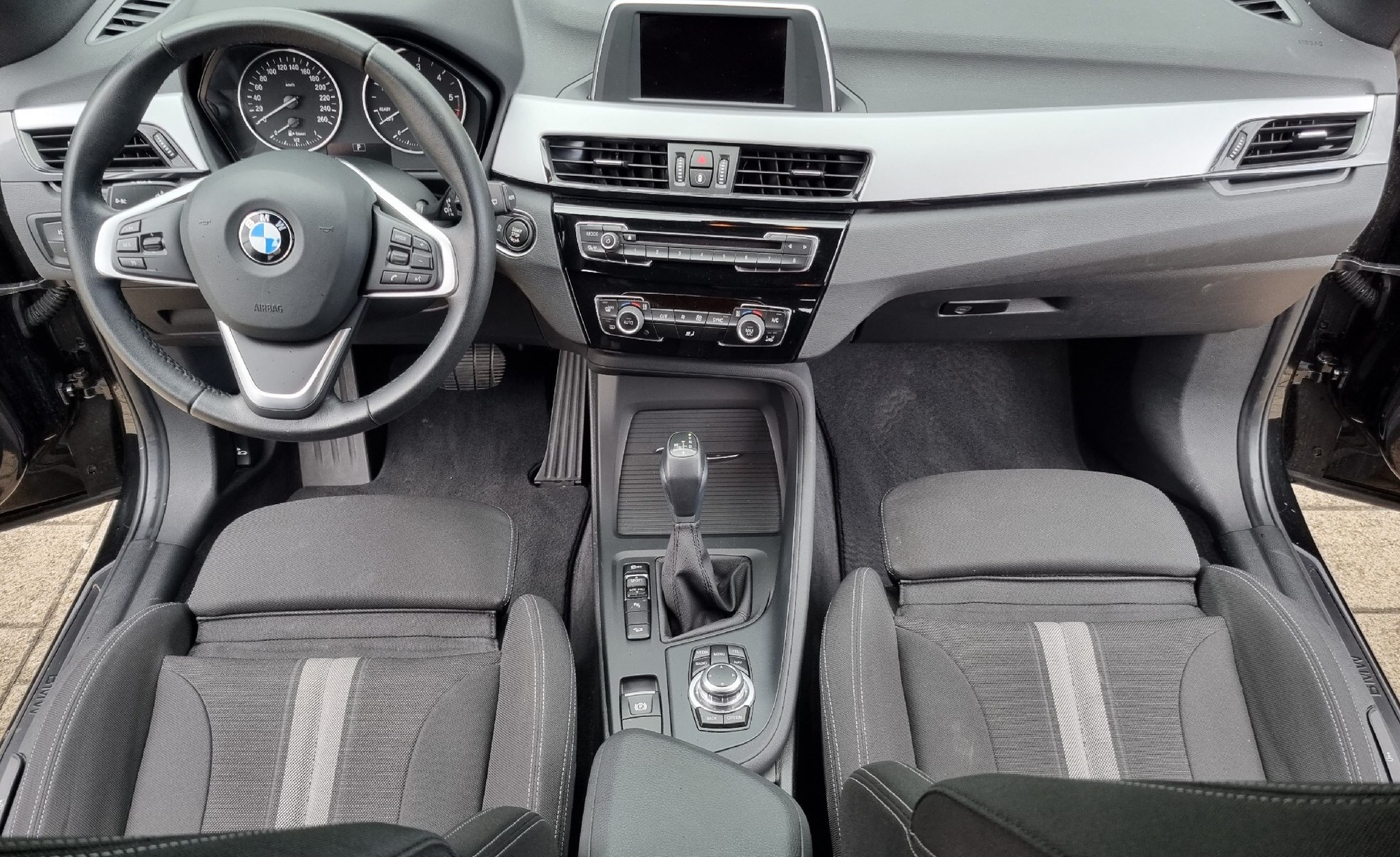 BMW X1 xDrive 20d xLine Steptronic-image-10