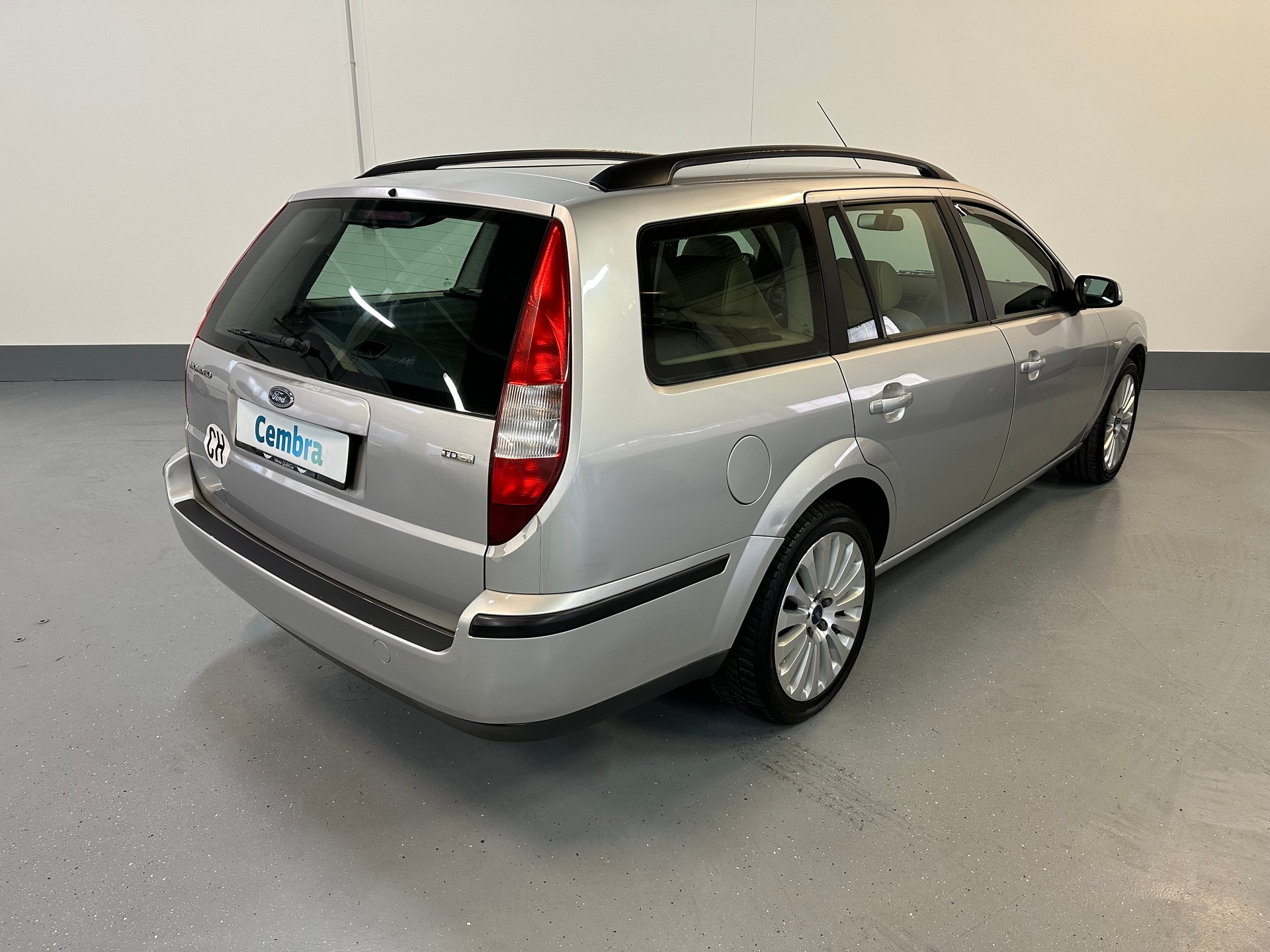 FORD Mondeo 2.2 TDCi 16V Carving-image-11