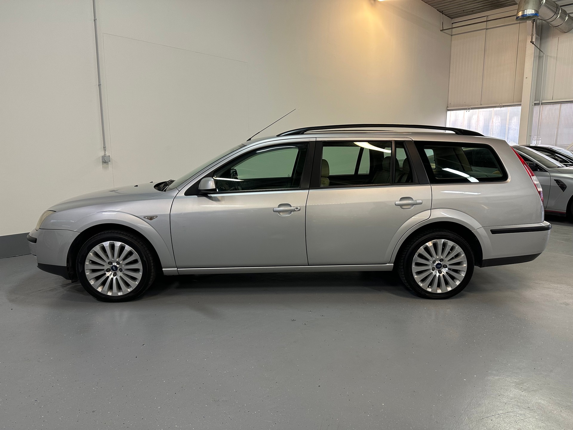 FORD Mondeo 2.2 TDCi 16V Carving-image-18