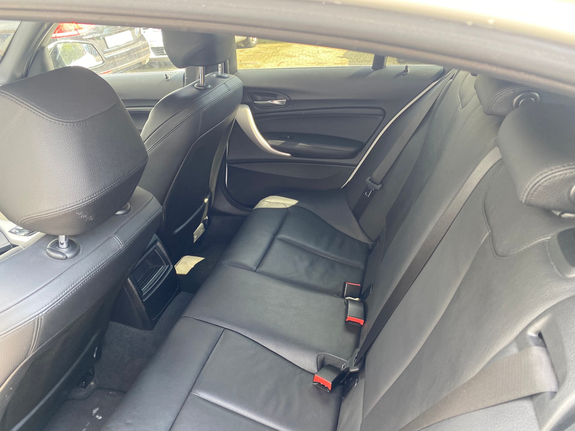 BMW 118d Urban Line Steptronic-image-6