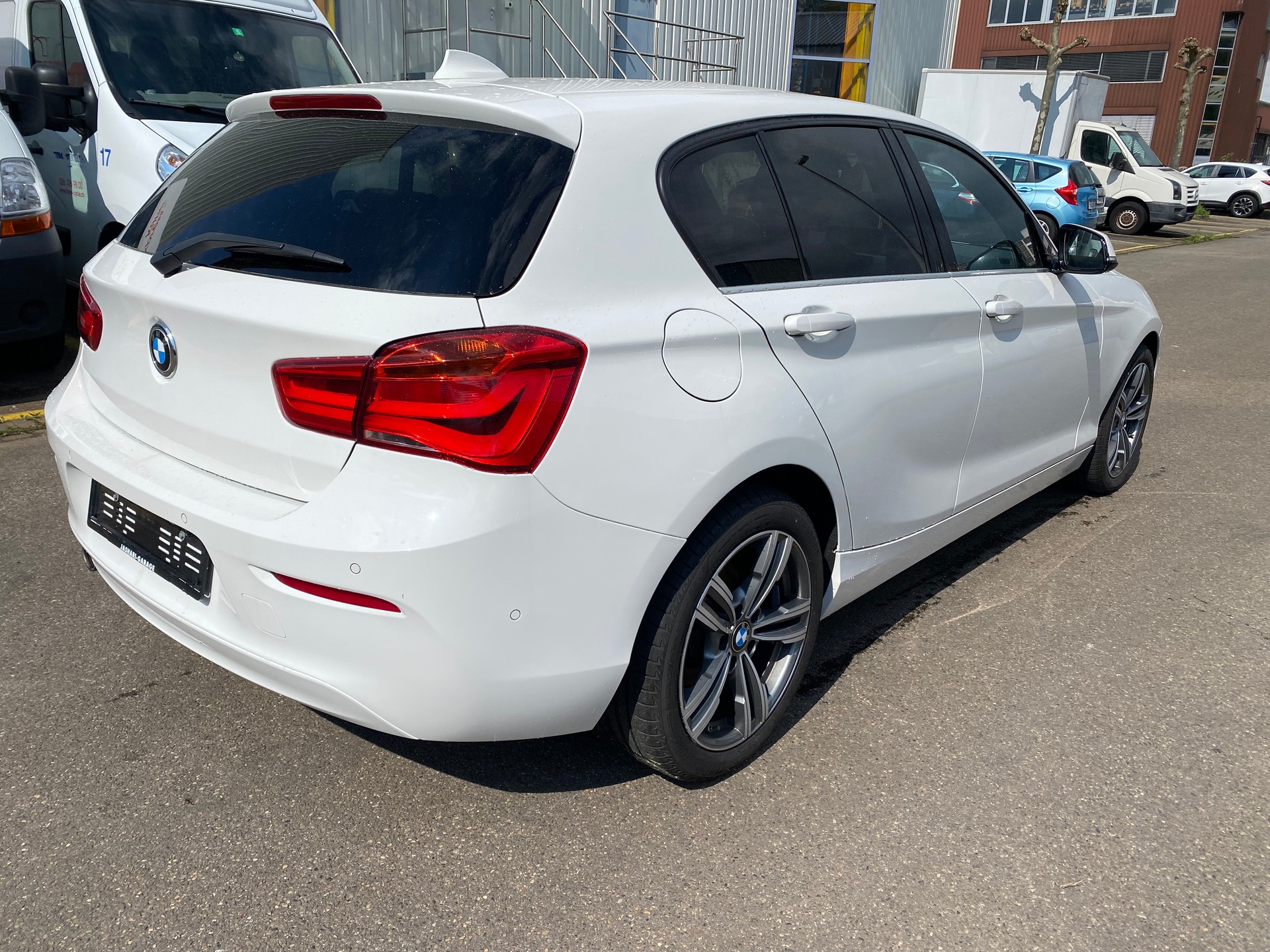 BMW 118d Urban Line Steptronic-image-3