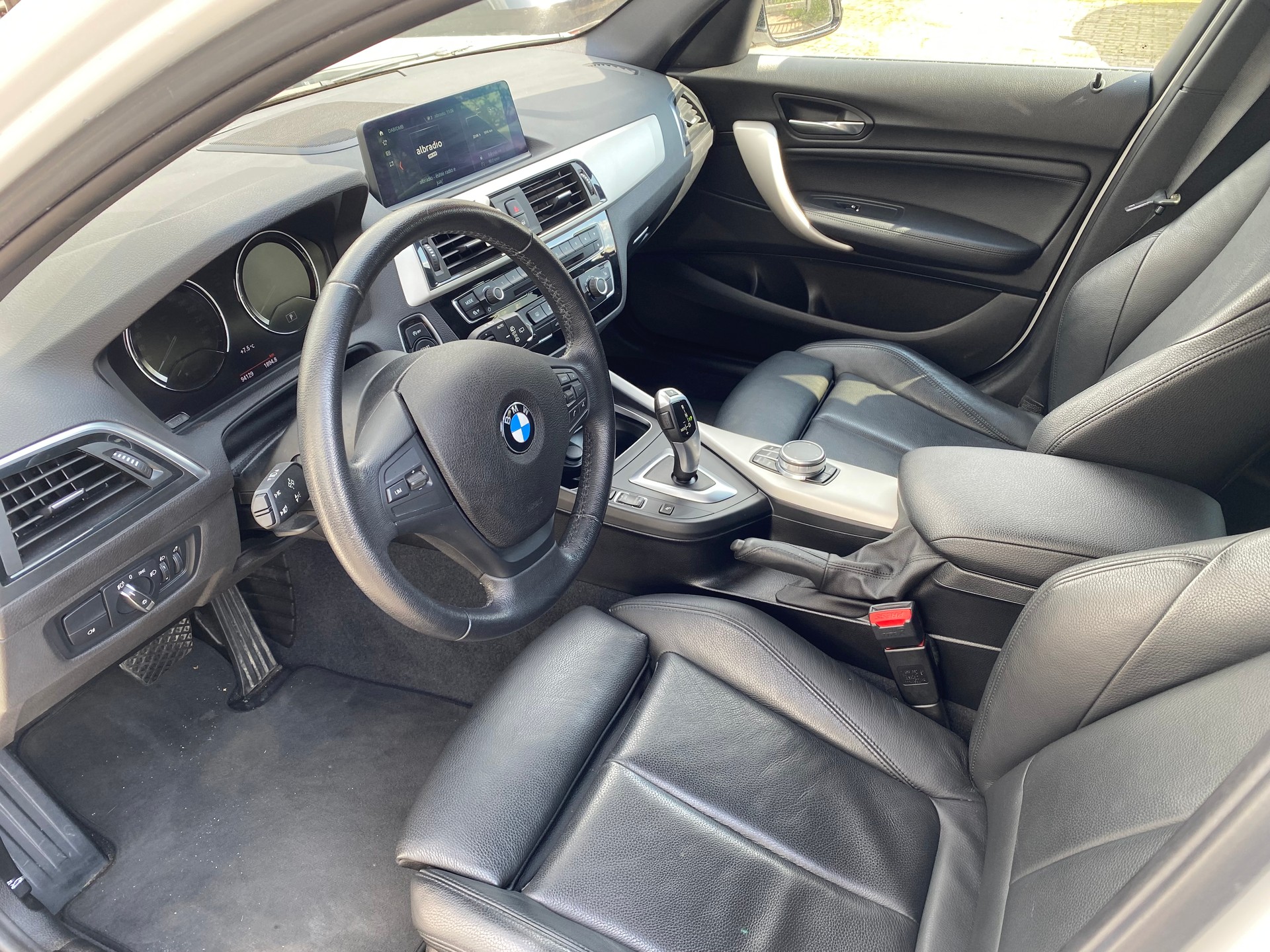 BMW 118d Urban Line Steptronic-image-5