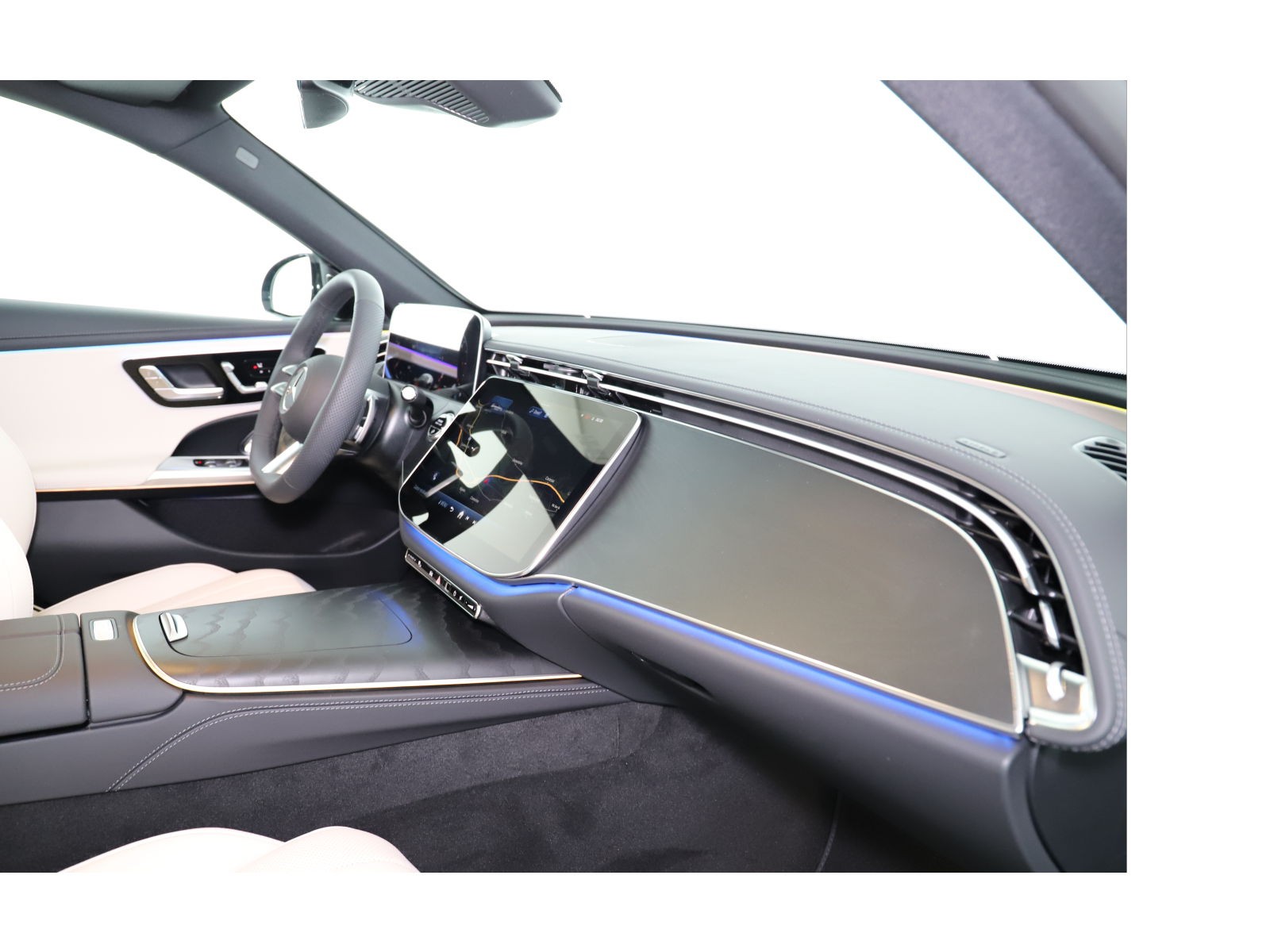 MERCEDES-BENZ E 220 d T 4M 9G-Tronic-image-11