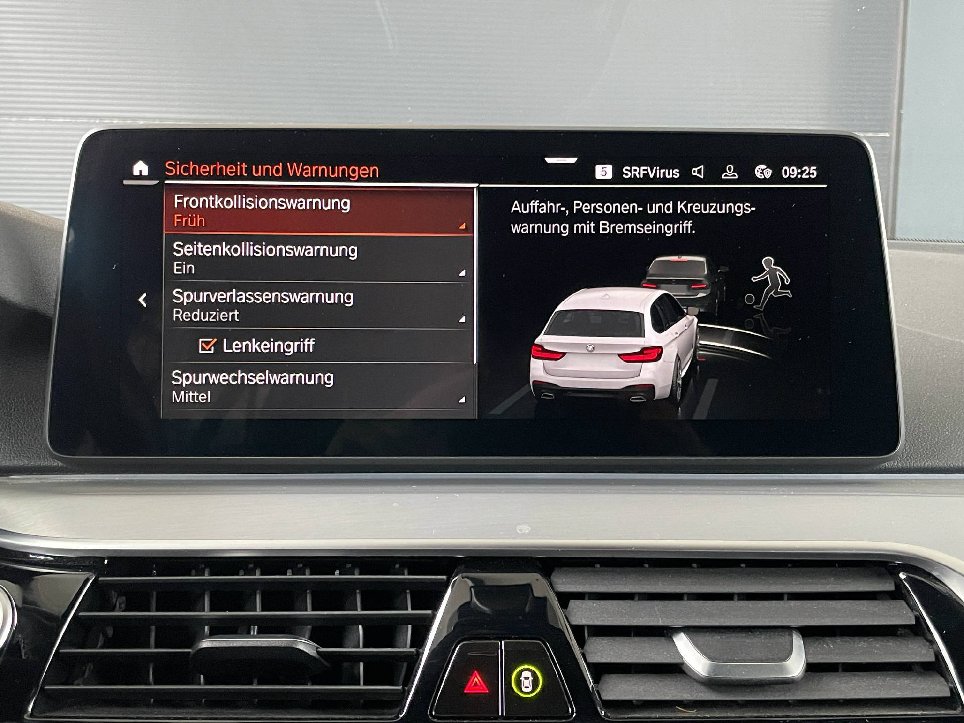 BMW 530e xDrive SAG Touring-image-13