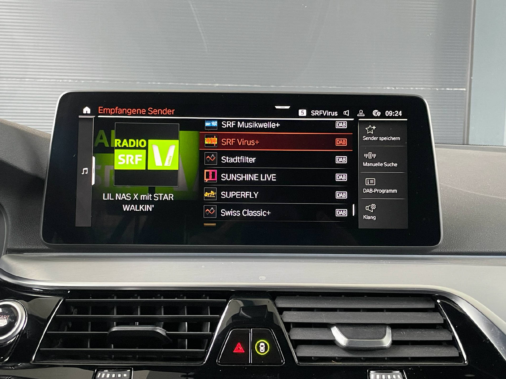 BMW 530e xDrive SAG Touring-image-14