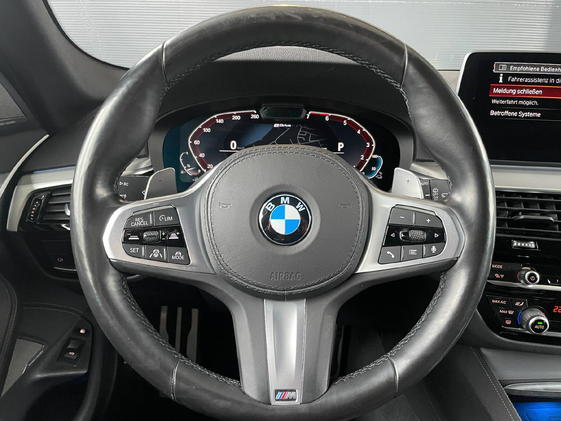BMW 530e xDrive SAG Touring-image-7