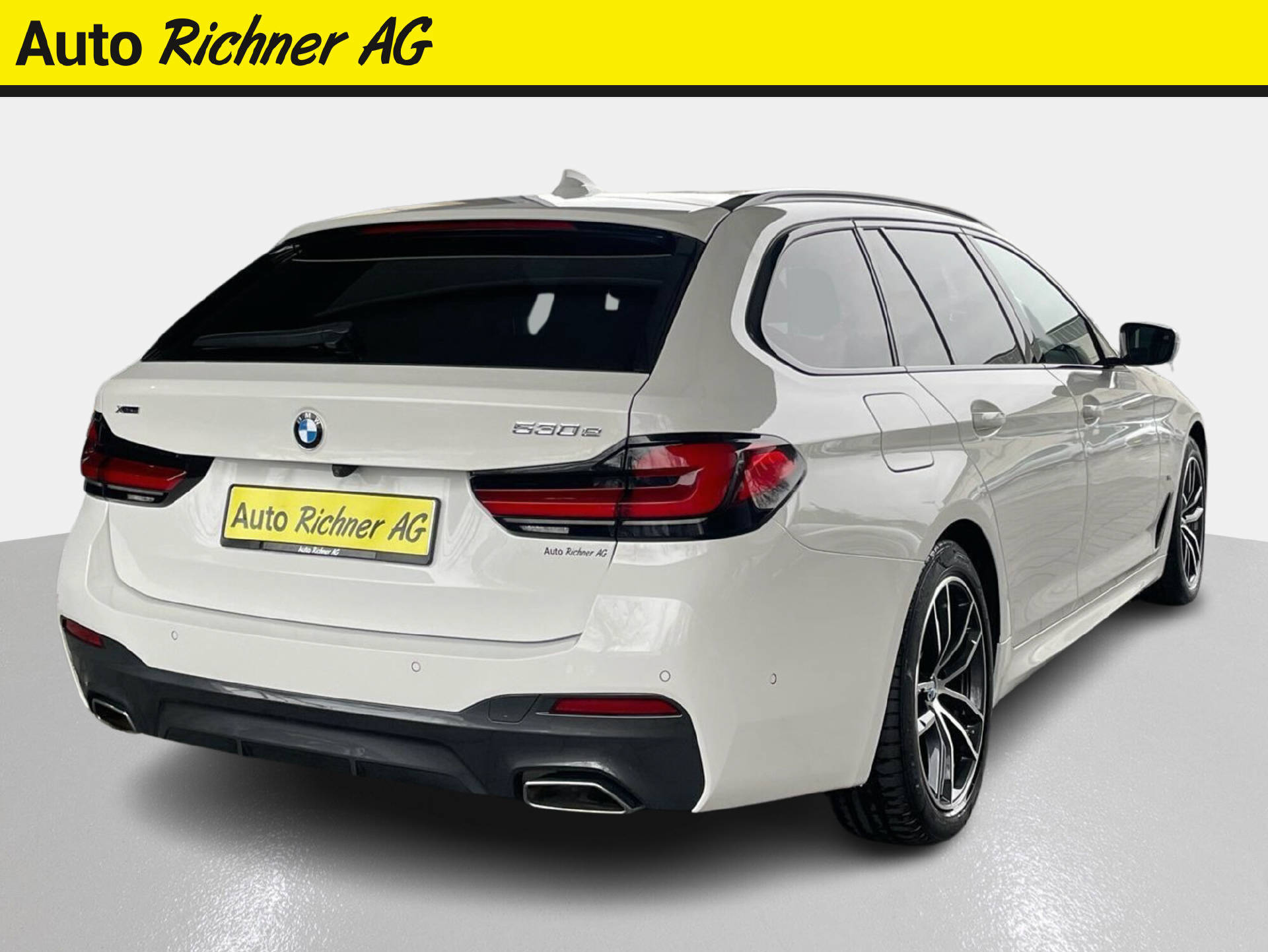 BMW 530e xDrive SAG Touring-image-3