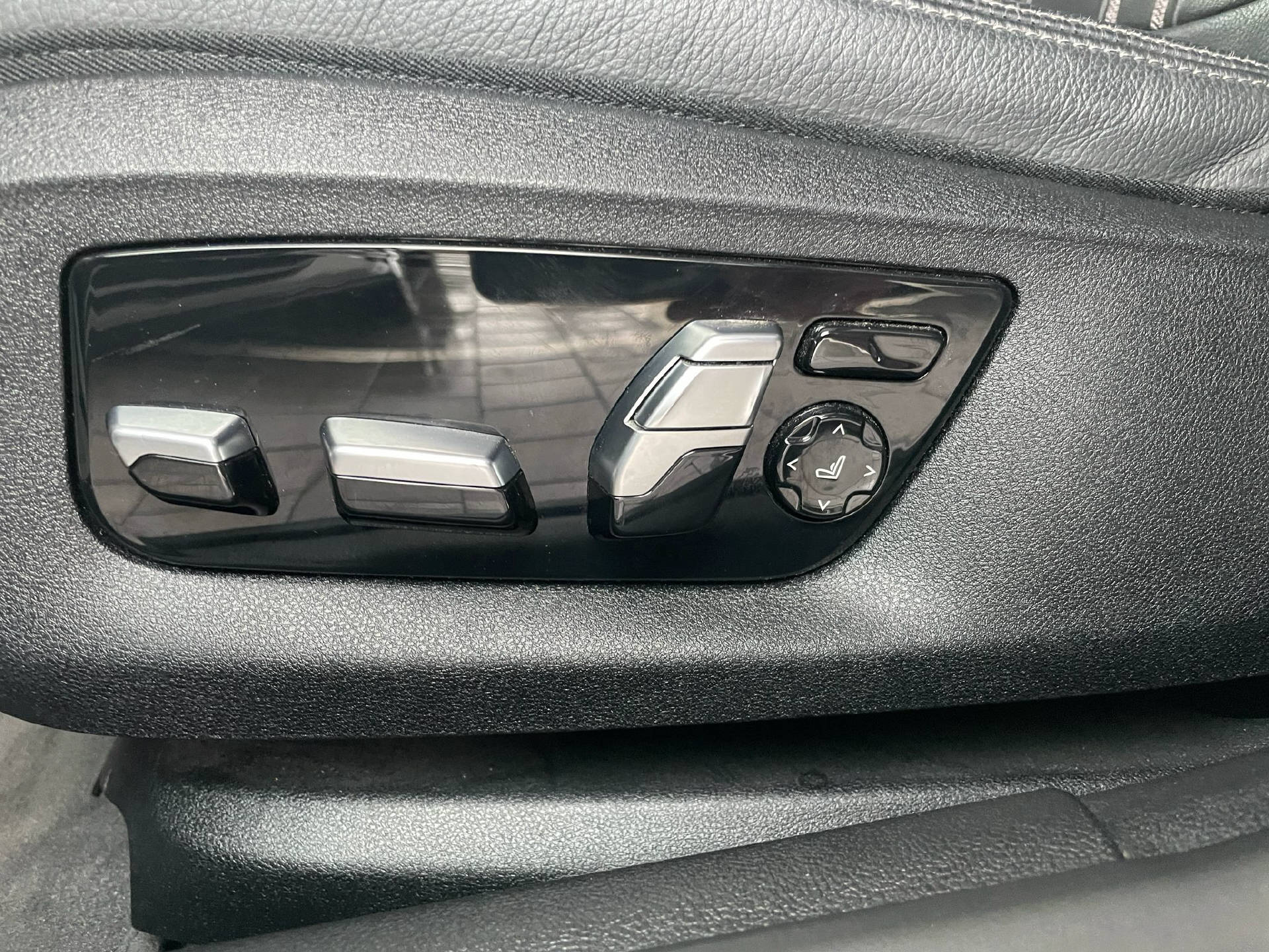 BMW 530e xDrive SAG Touring-image-9