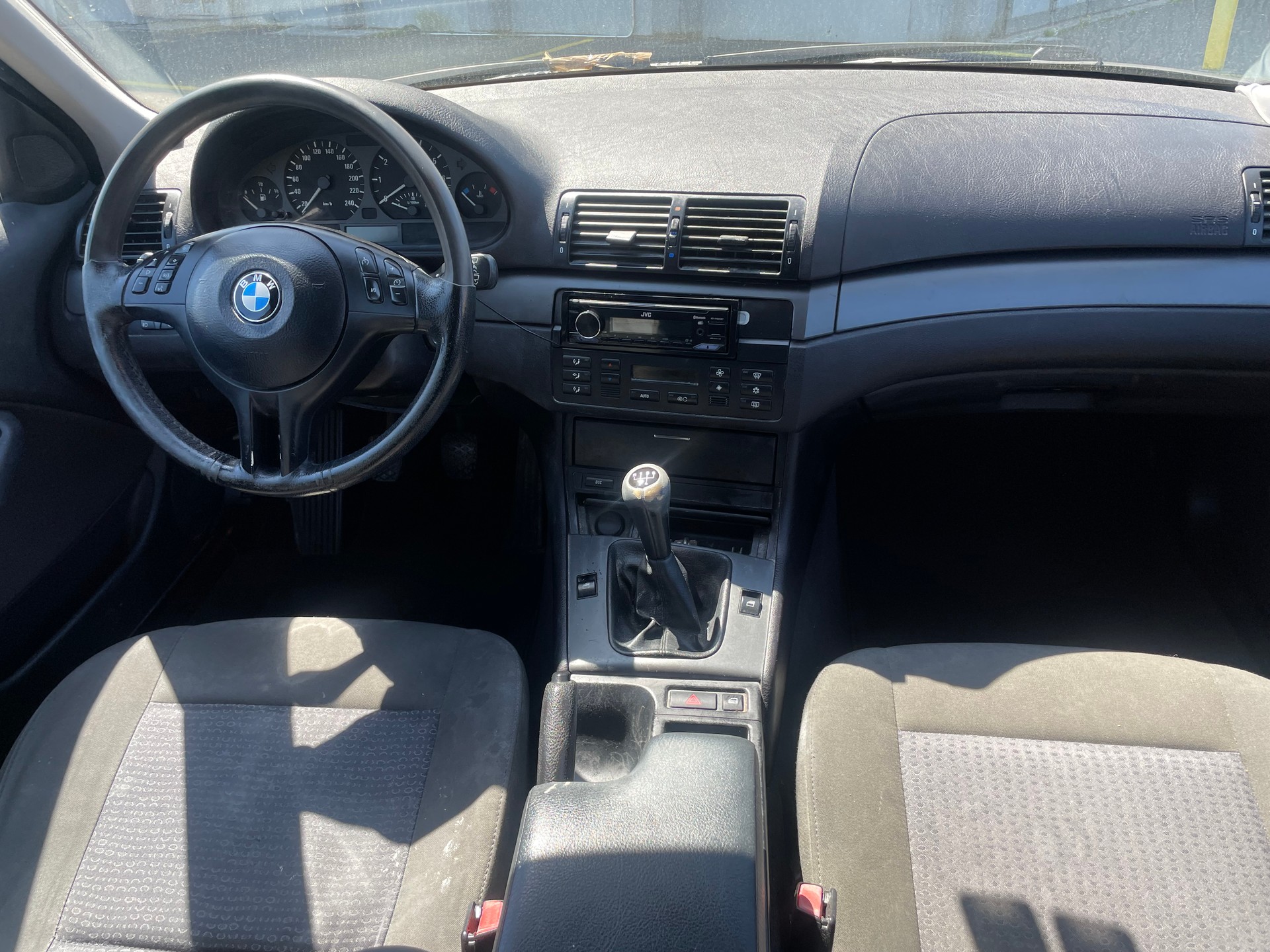 BMW 318i Touring-image-8